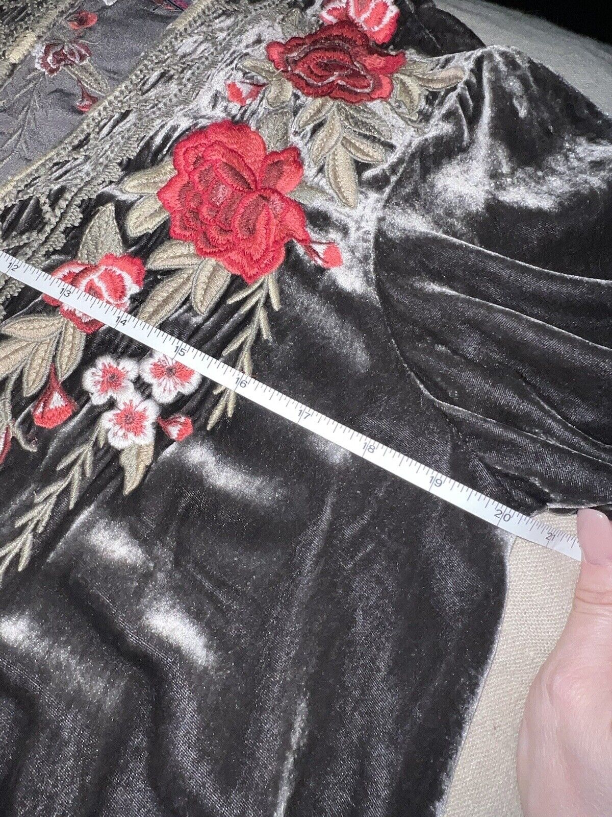 Johnny Was M Medium Grey Velvet Heavily Embroidered Kimono Wrap Top Roses