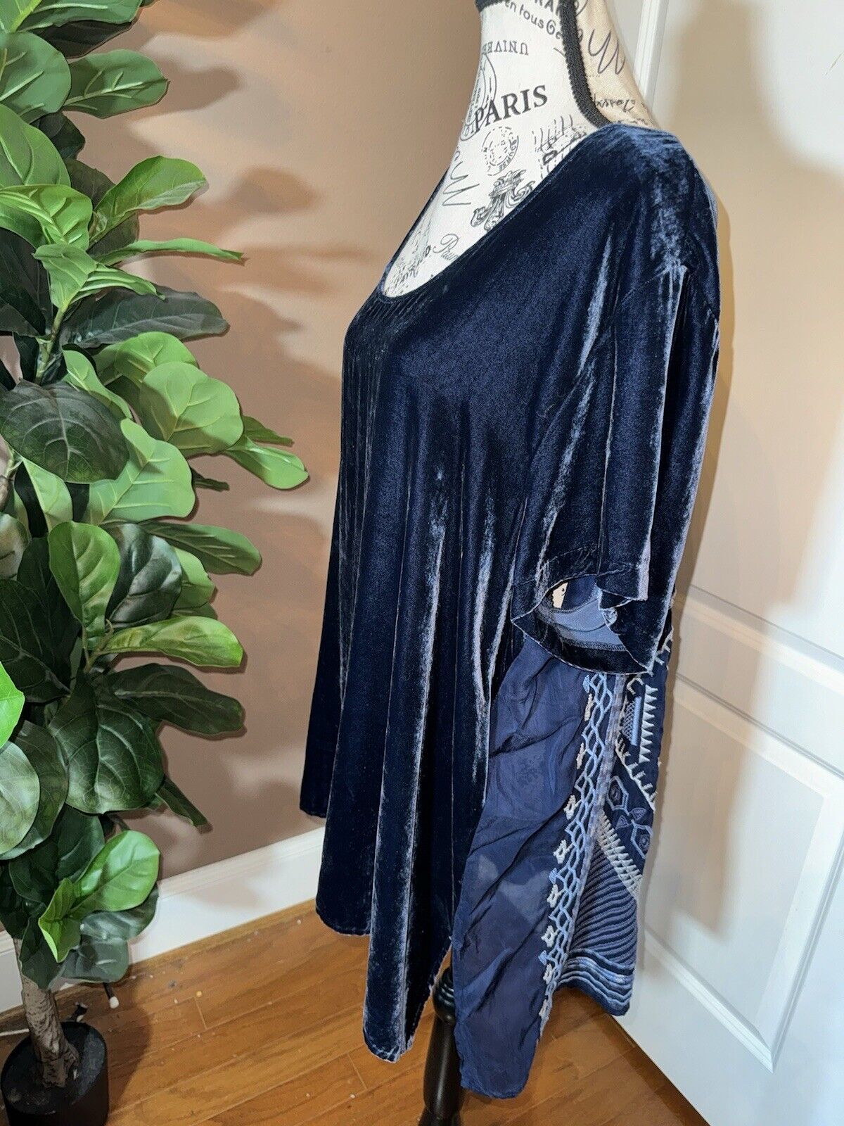 Johnny Was XL 1X Blue Velvet Tunic Top Shirt Mini Dress Embroidered Blouse