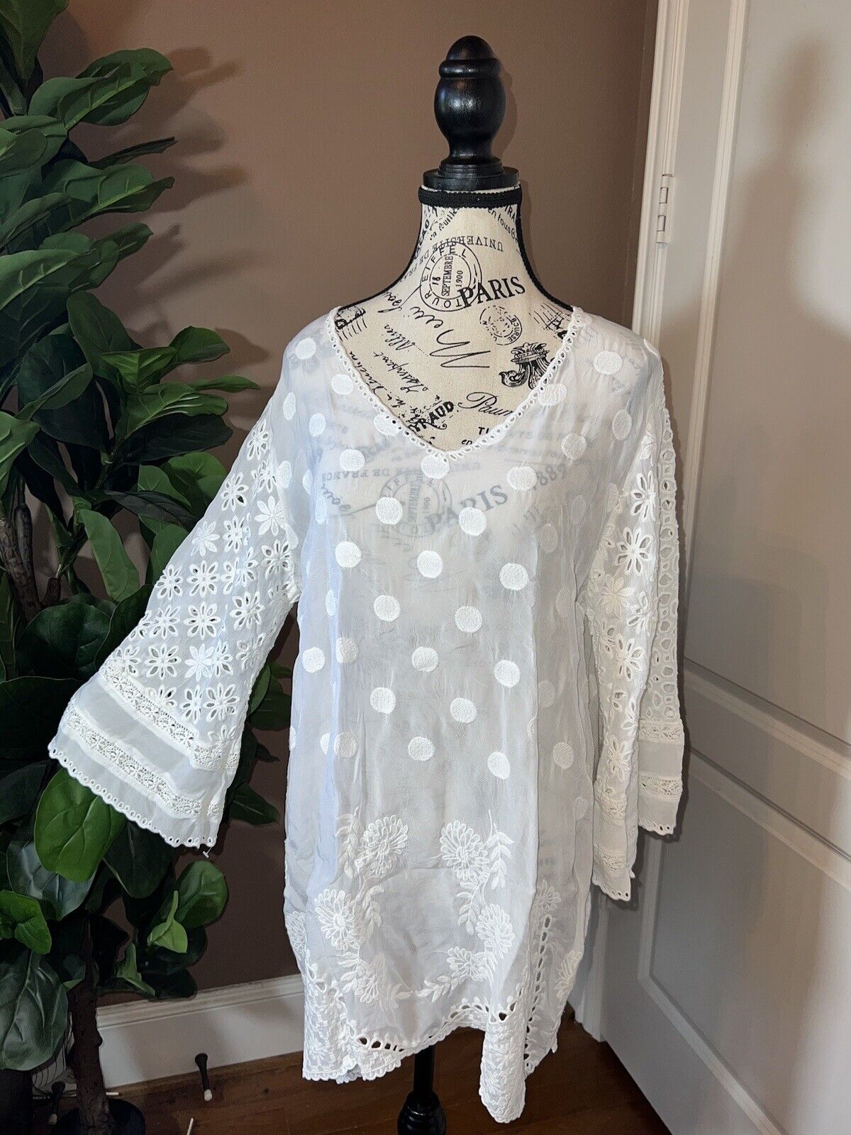 Johnny Was Silky Soft White Kimono Top Floral Eyelet Lace Sz L  Large SPRING