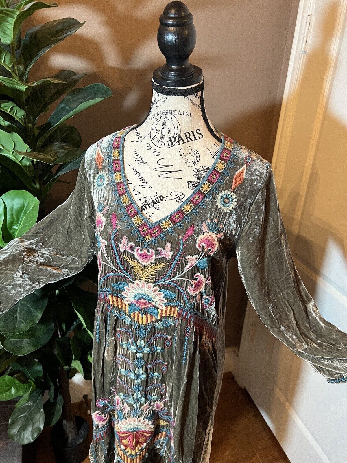 Johnny Was M Medium Grey Velvet Kimono Tunic Mini Dress STUNNING Embroidery