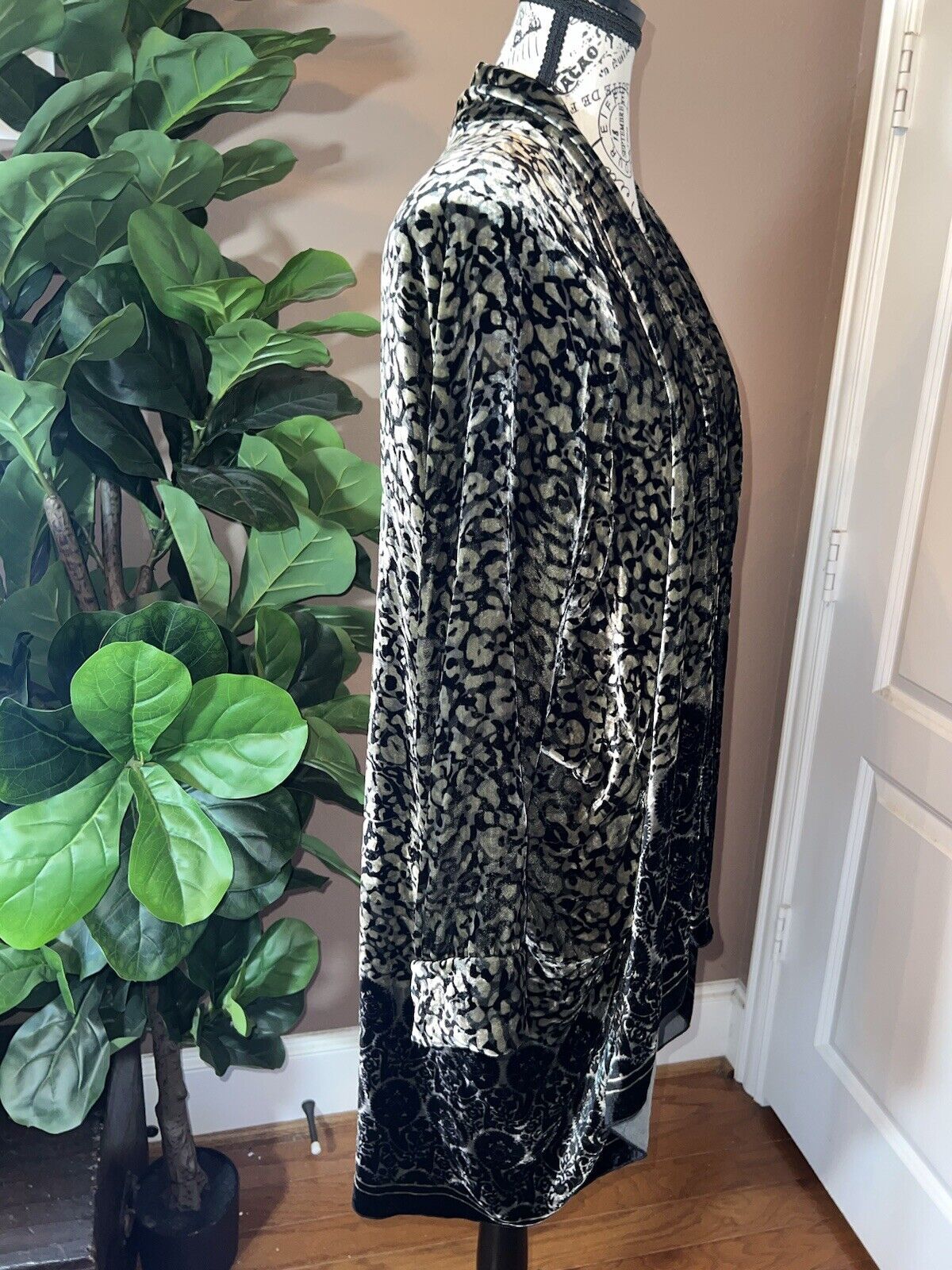 Johnny Was Velvet  Kimono Wrap Shrug L Large Olive Green Grey Black Pockets