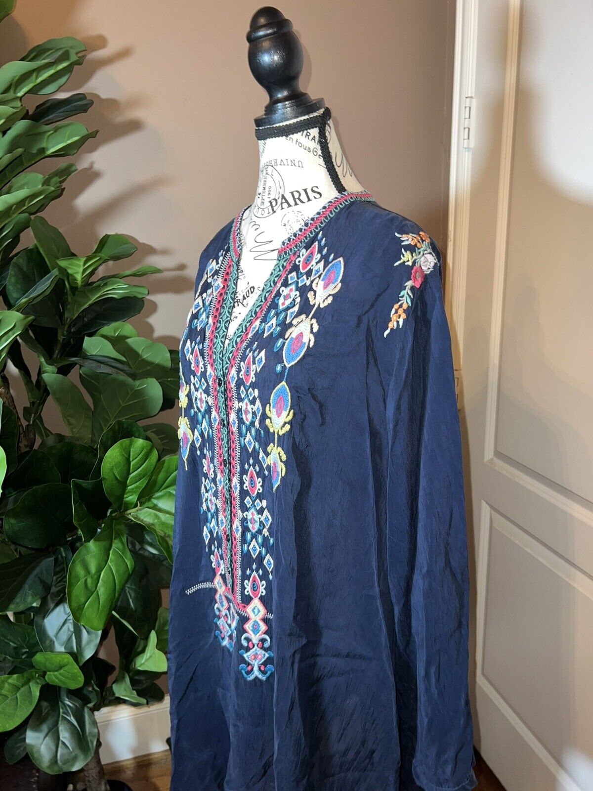 Johnny Was 3X 3XL Heavily Embroidered Silky Navy Tunic Top Kimono Sleeve