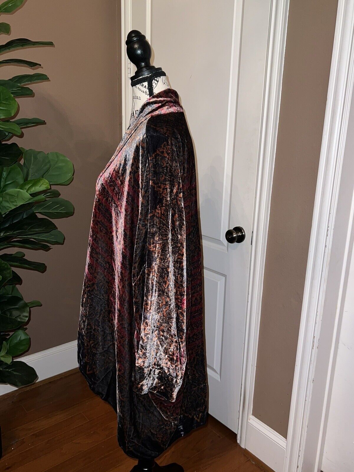 Johnny Was Black & Red Velvet Sz 1X 1XL XL Kimono Wrap Gorgeous Colors