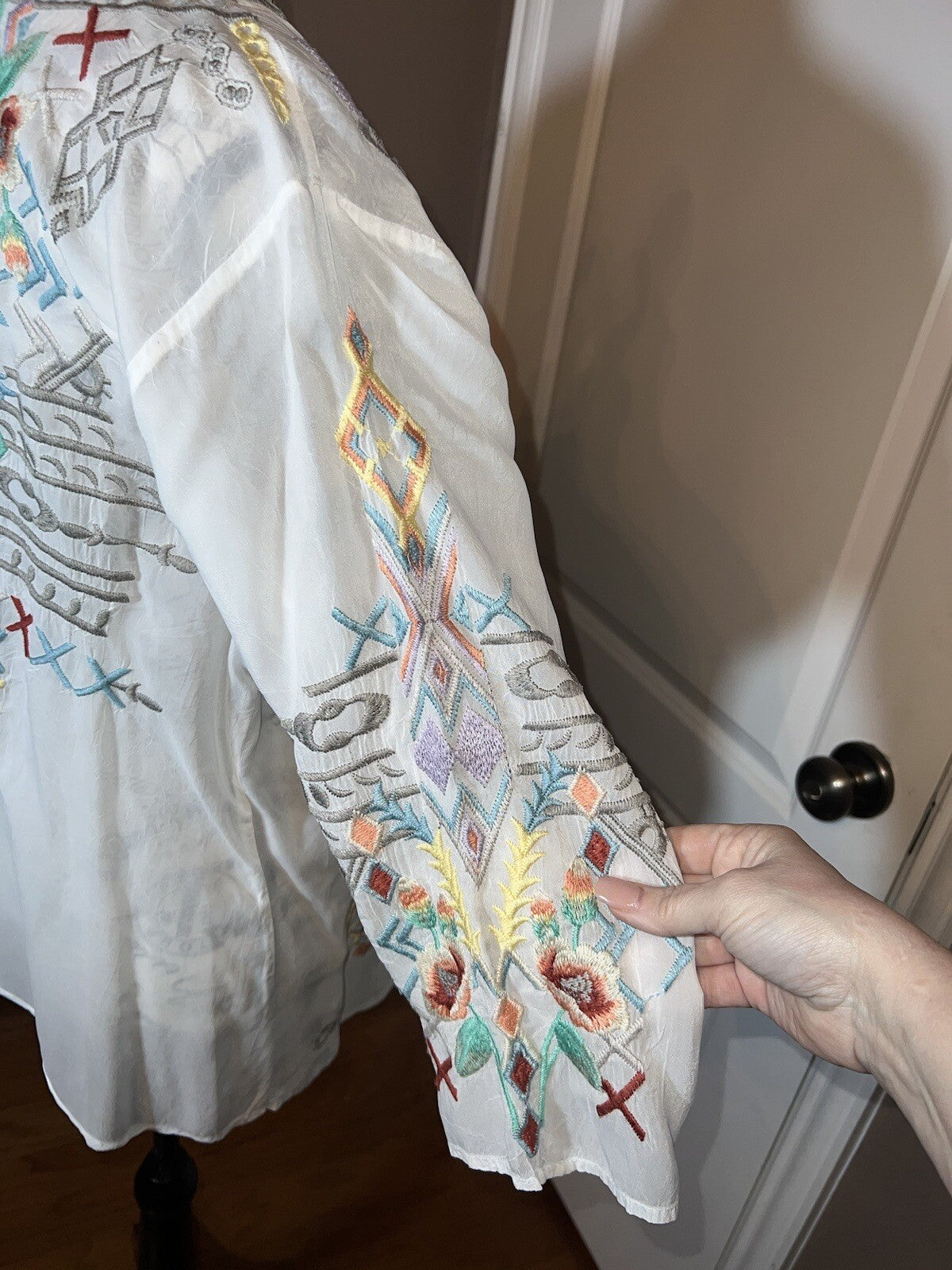 Johnny Was L Silky White Button Up Cool Embroidered Peasant Blouse Top Tunic Johnny Was