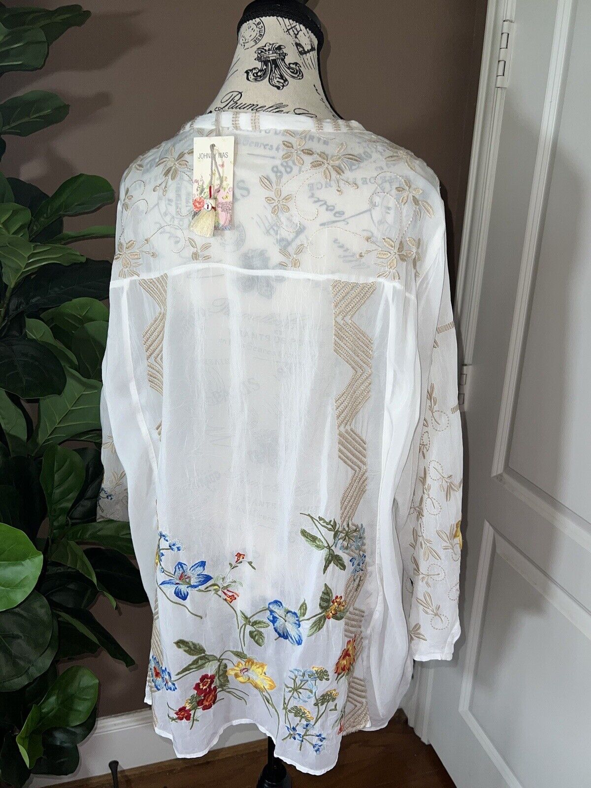 Johnny Was Beautiful Floral Embroidered White Button Up Tunic Top XL 1X