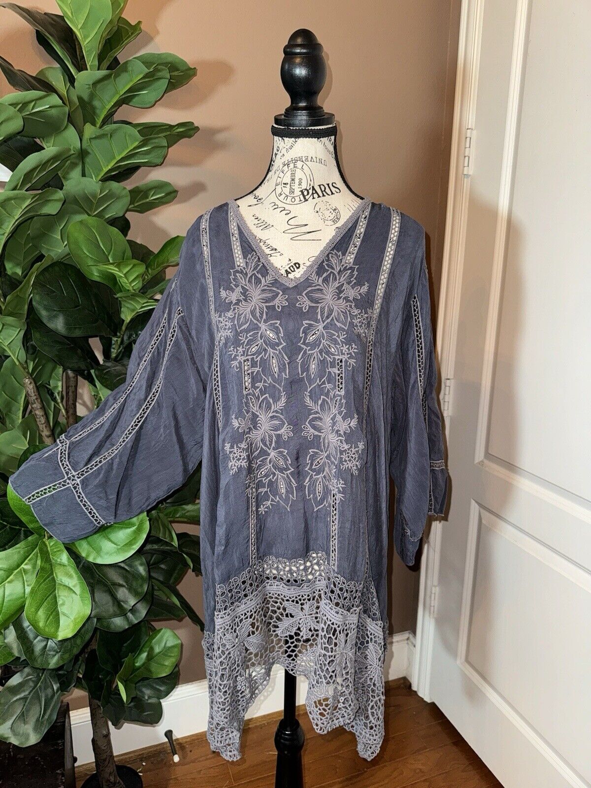 Johnny Was Sz XL Charcoal Grey Eyelet Lace Tunic OVERSIZED Elegant