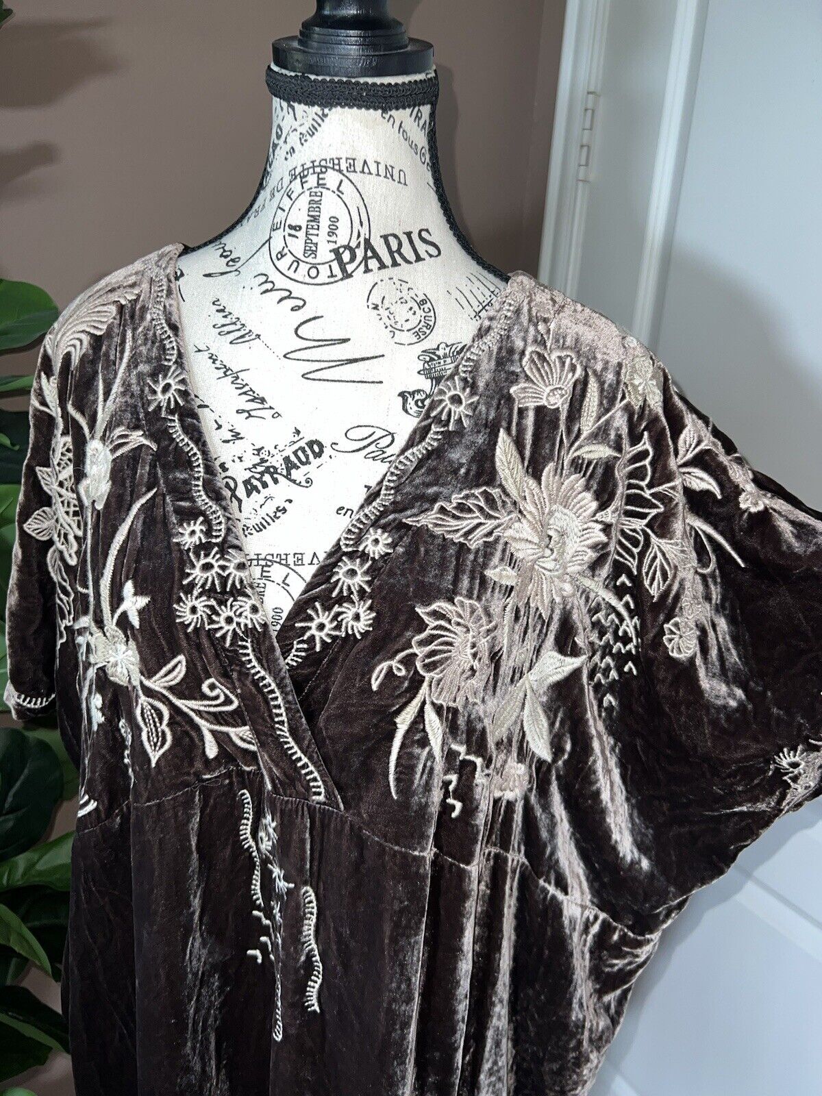 Johnny Was Brown Velvet Heavily Embroidered Tunic Top Mini Dress Large