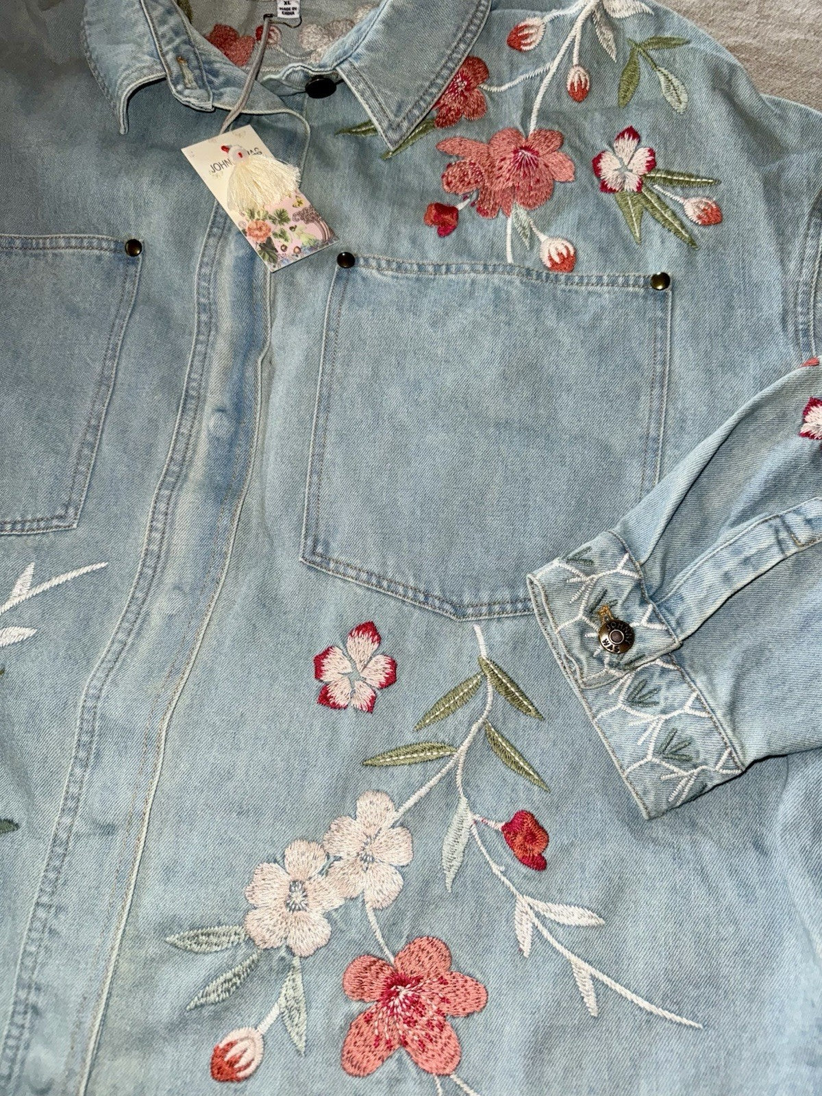 Johnny Was XL Denim Jacket Shacket Coat Embroidered Roses Light Wash Johnny Was