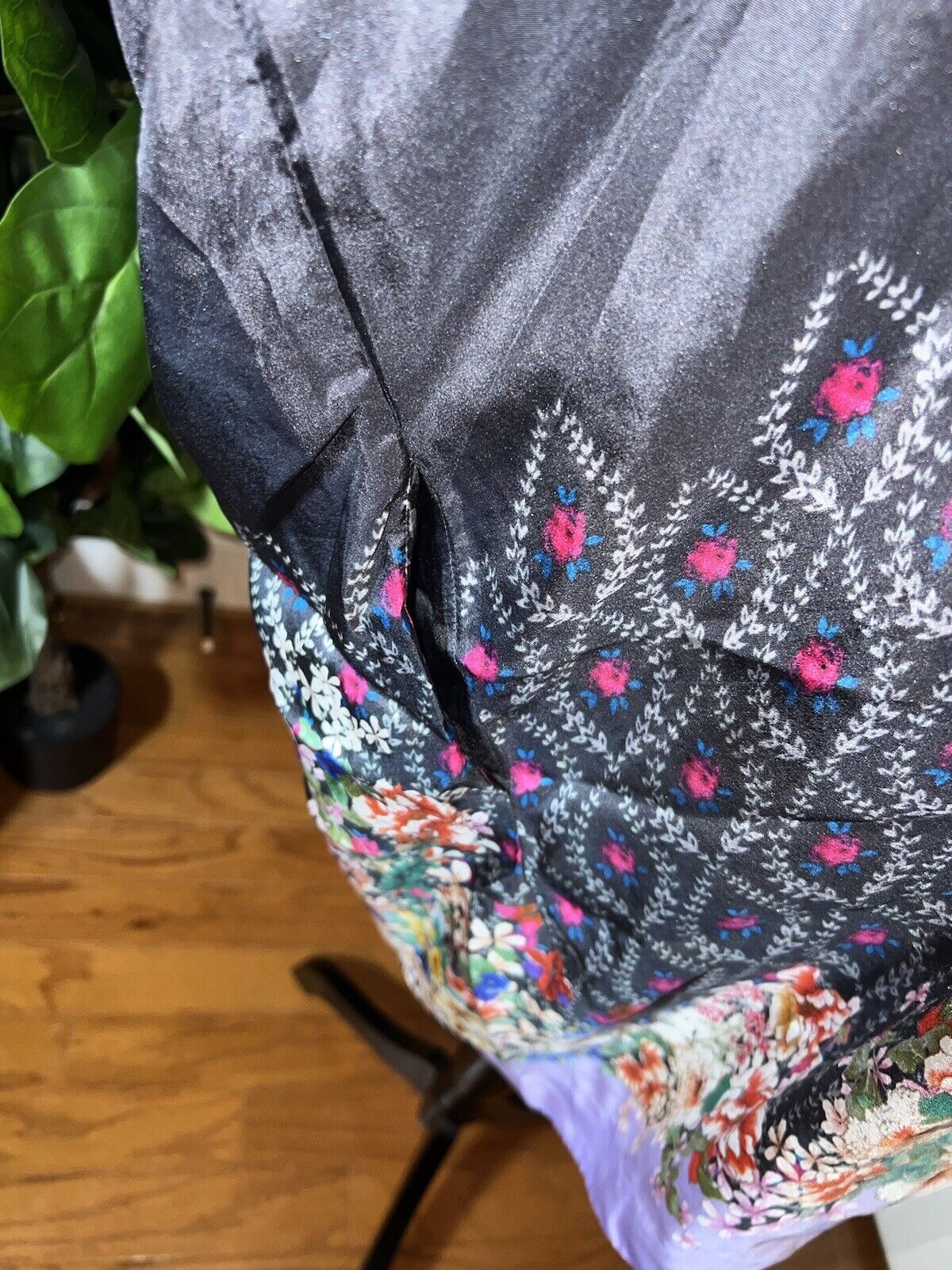 Johnny Was 100% Silk Kimono Sz L Large Gorgeous Floral Pattern & Vibrant Colors