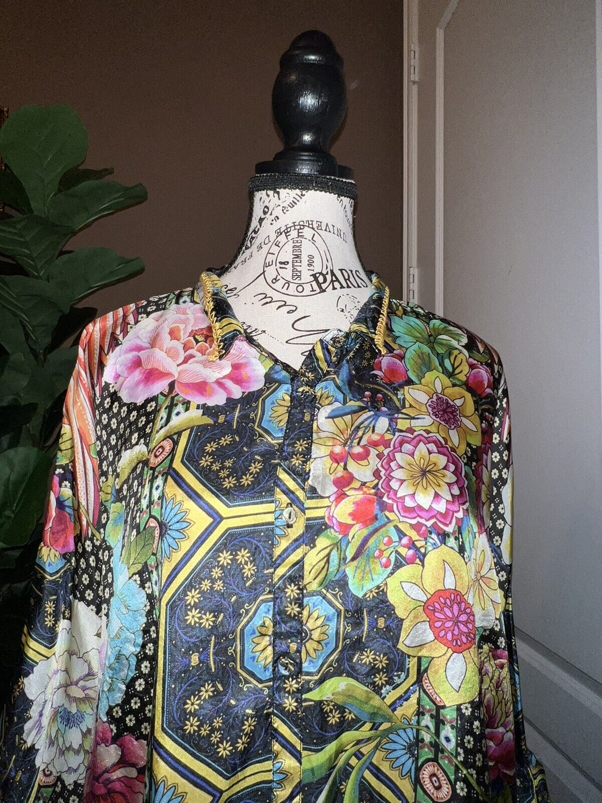 Johnny Was 100% Silk Long Sleeve Tunic Top Button Up Blouse Kimono Sleeves Sz L