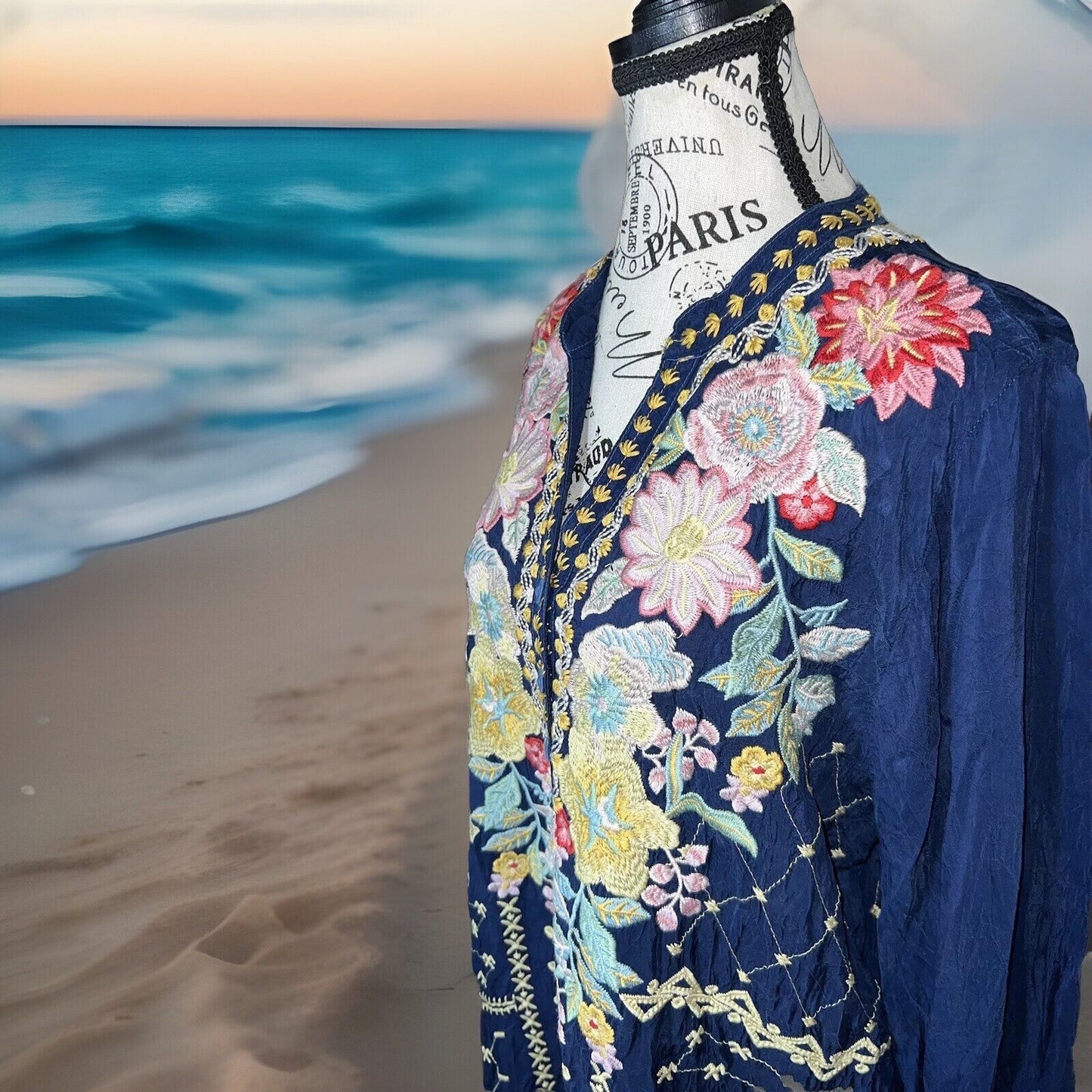 EuC Johnny Was L Large Blue Embroidered Tunic Top Mini Dress Floral RETIRED Johnny Was