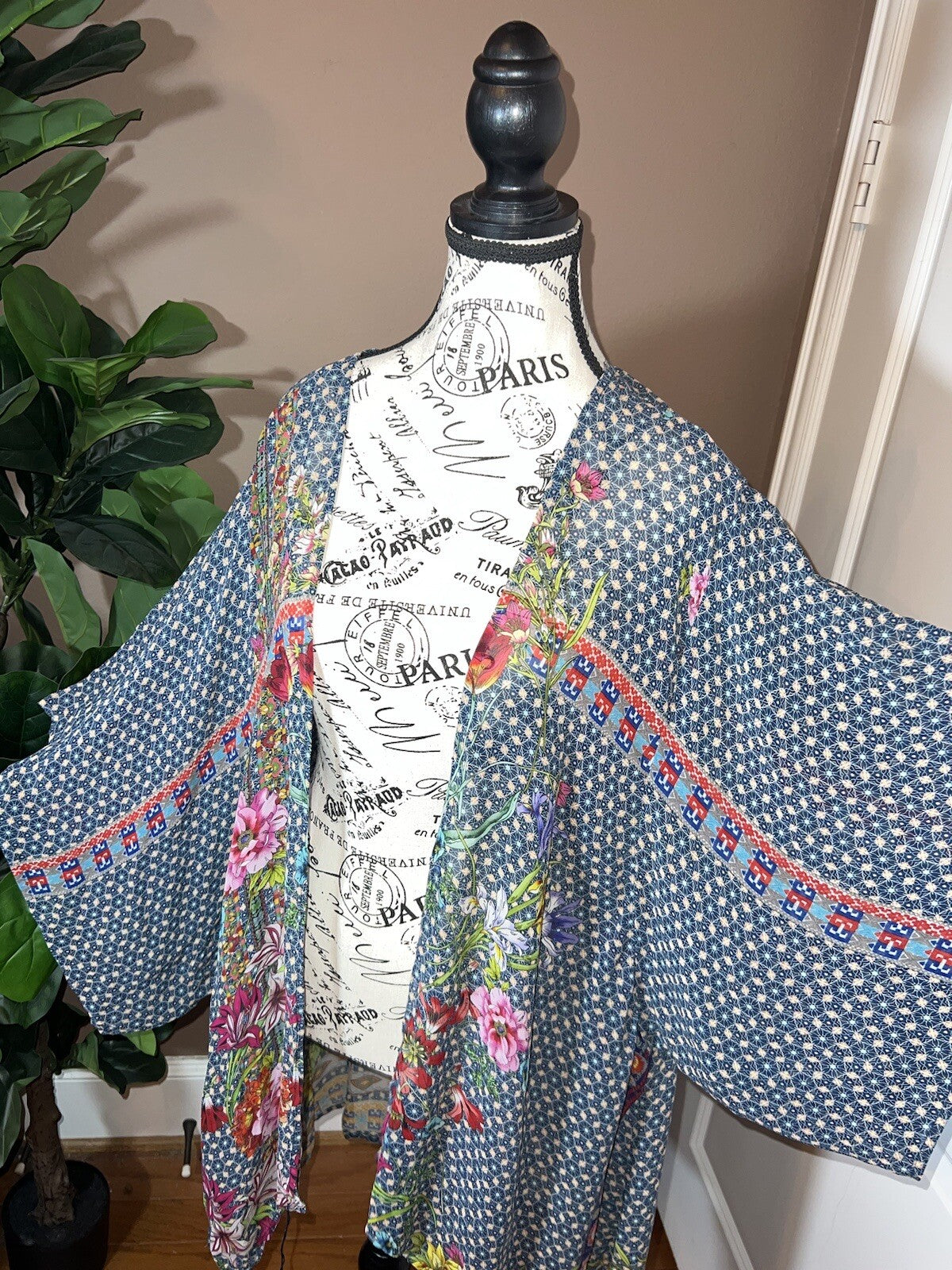 Johnny Was XL 1X 100% Silk Navy Floral Kimono Wrap Cover Up Top Blouse Cool BOHO Johnny Was
