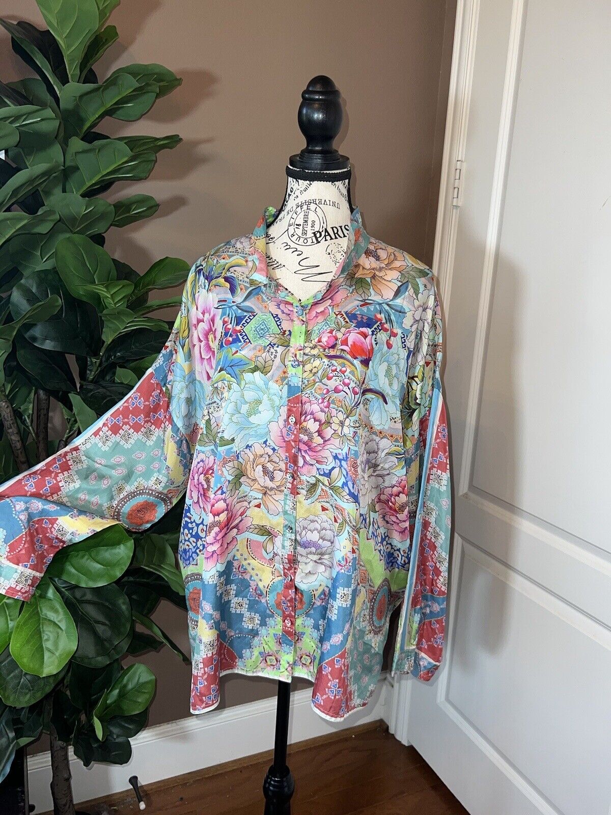 Johnny Was 100% Silk Long Sleeve Tunic Top Button Up Blouse Sz XL 1X 1XL