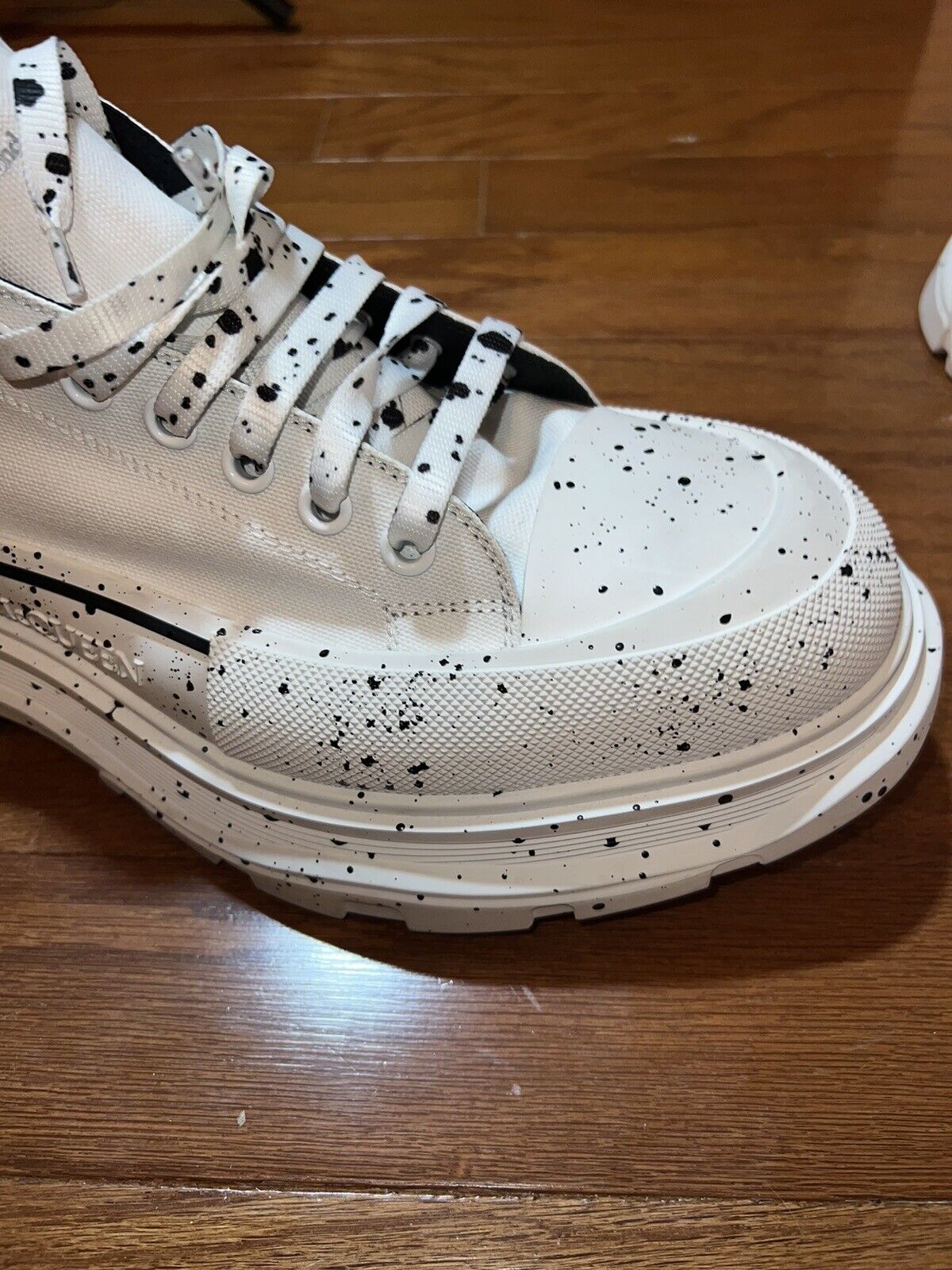 Alexander McQueen Tread Slick Speckled Sneakers  Retail $720 sz 49 US 16 5