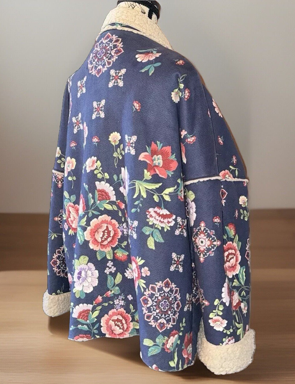 Johnny Was L Navy Blue Coat Jacket Faux Suede & Shearling Oversized Floral Johnny Was Pete & Greta