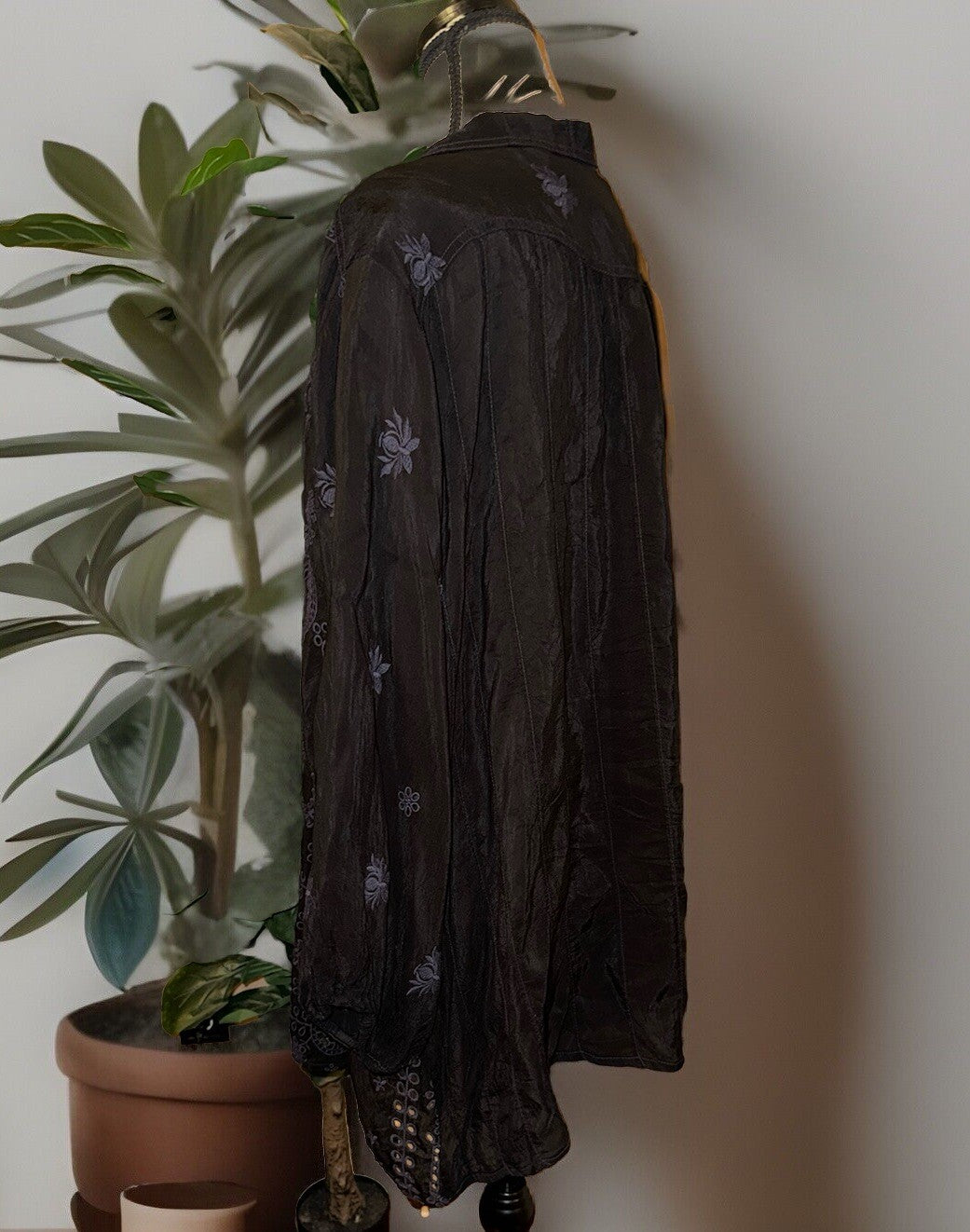 https://i.ebayimg.com/00/s/MTMyMlgxMDQx/z/980AAOSw2x9nh0Ip/$_57.JPG