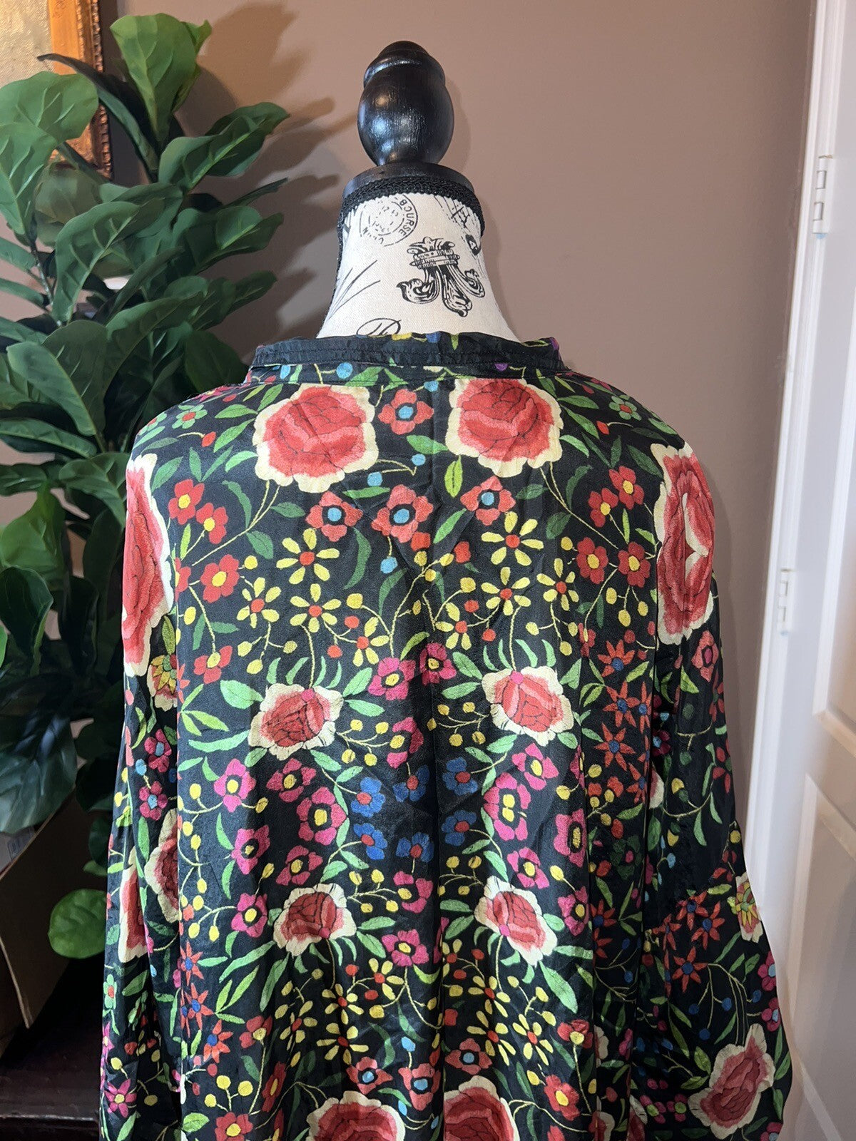 Silk Johnny Was Tunic Top M petite Medium 100% Silk Soft & Flowy Floral Johnny Was