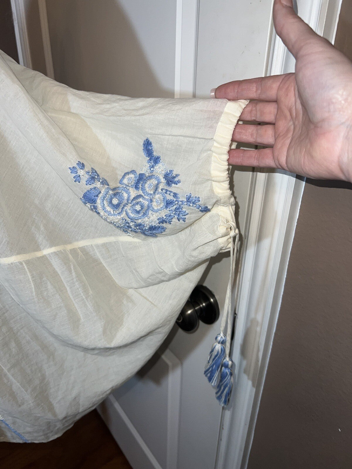 Johnny Was L Large White & Blue Cotton Poncho Peasant Top Tassels Beading Cool Johnny Was