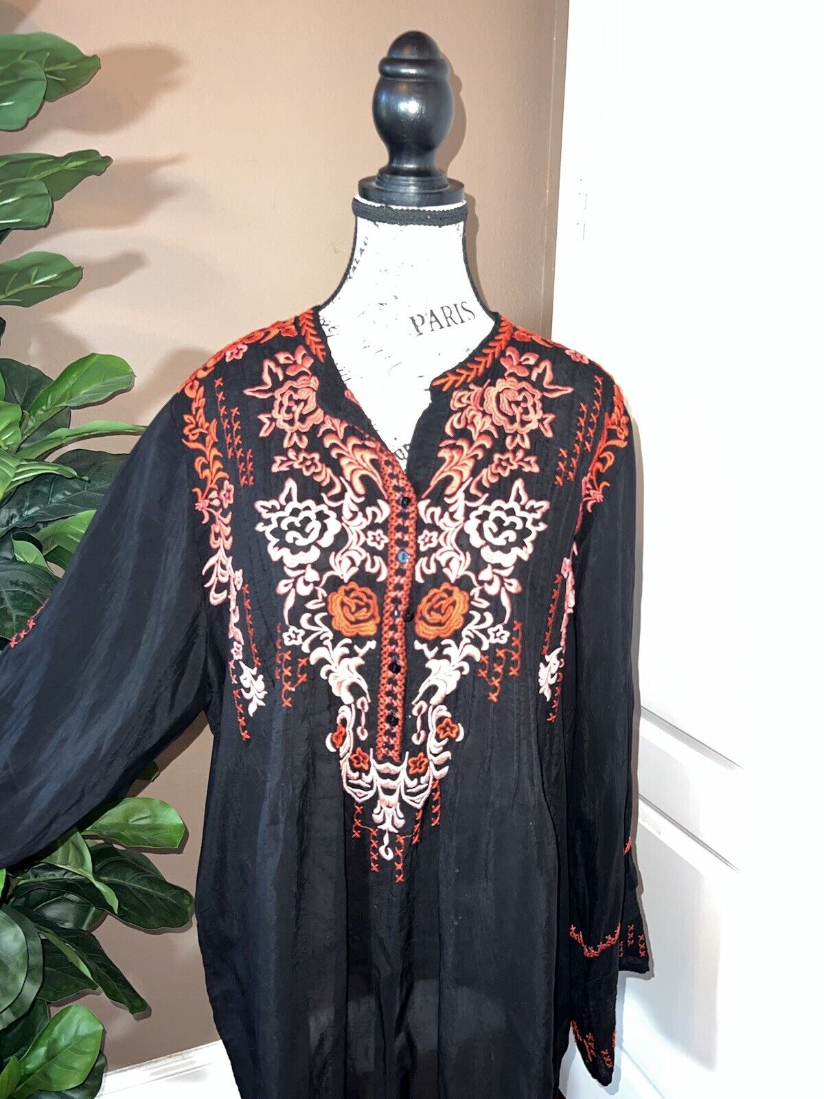 Johnny Was Silky Top Long Sleeve Button Up XXL 2X Gorgeous Black & Red Tunic