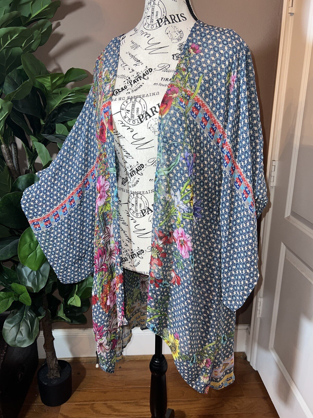 Johnny Was XL 1X 100% Silk Navy Floral Kimono Wrap Cover Up Top Blouse Cool BOHO Johnny Was