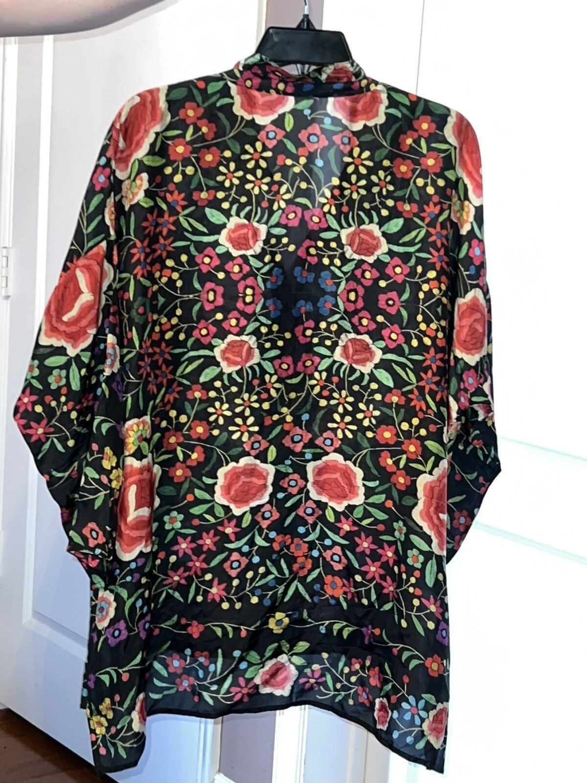 Silk Johnny Was Tunic Top M petite Medium 100% Silk Soft & Flowy Floral Johnny Was