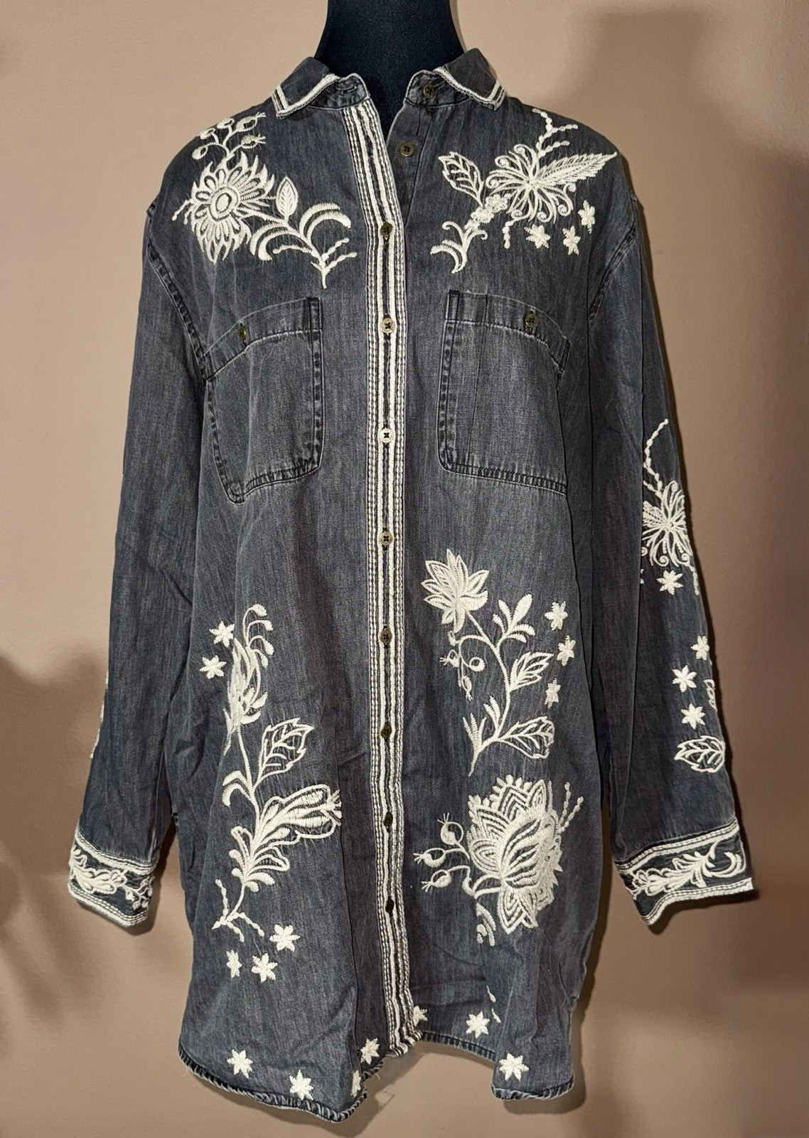 Johnny Was L Denim Chore Jacket Shacket Coat Black Grey Wash Embroidered Johnny Was