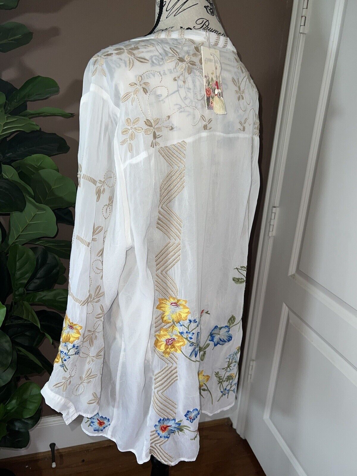 Johnny Was Beautiful Floral Embroidered White Button Up Tunic Top XL 1X