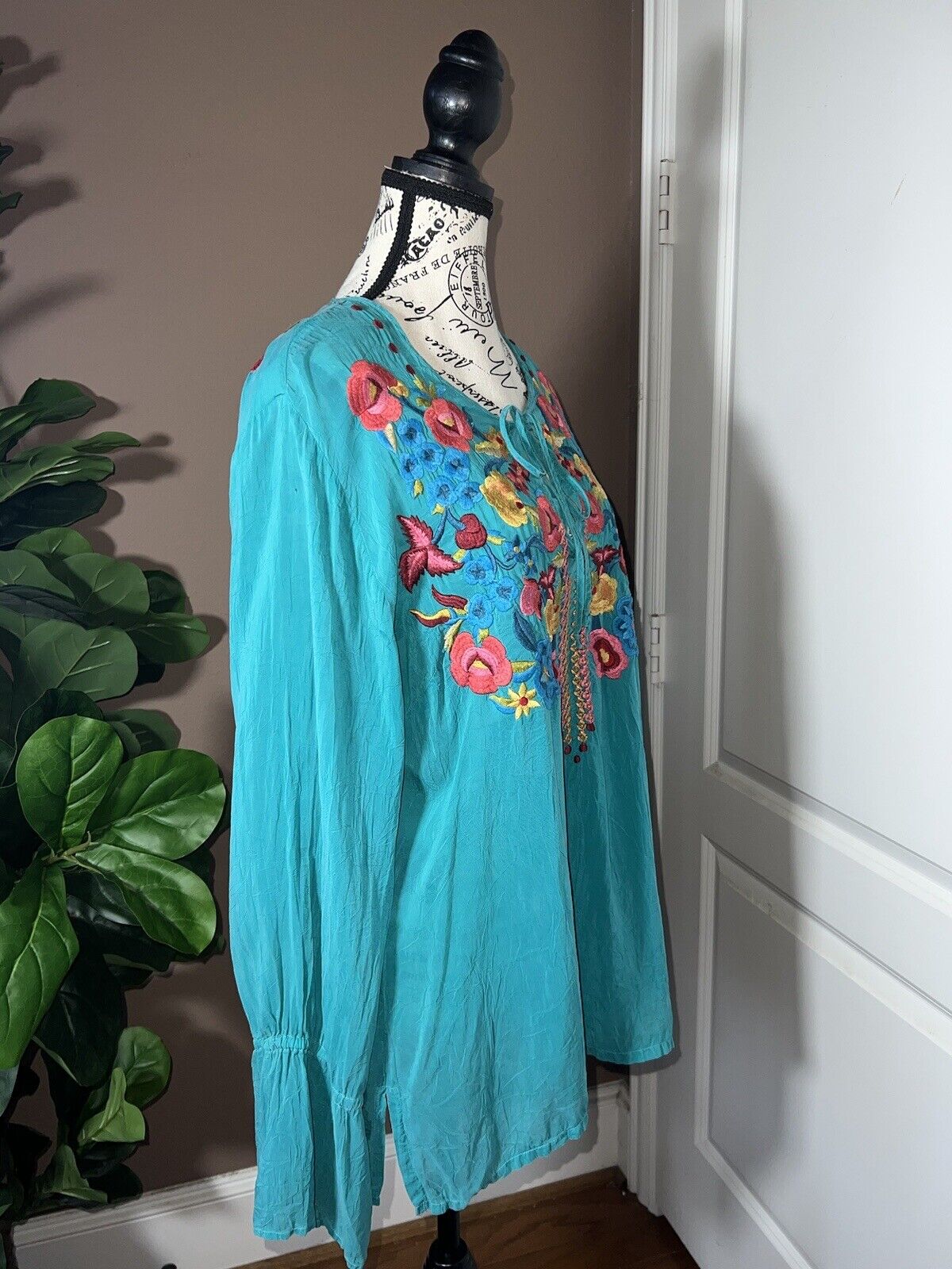 Johnny Was Silky Turquoise Embroidered Peasant Blouse Top Tunic L  Large SPRING