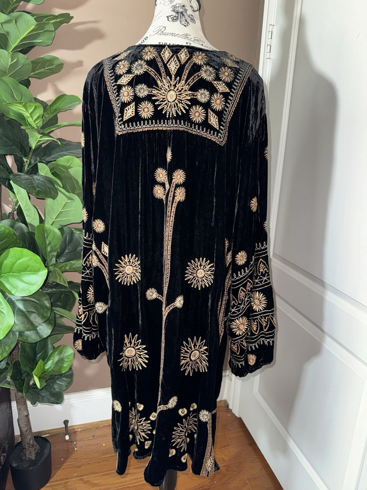 Johnny Was XL Black & Gold Velvet Shift Mini Dress Or Tunic Top Luxury Johnny Was