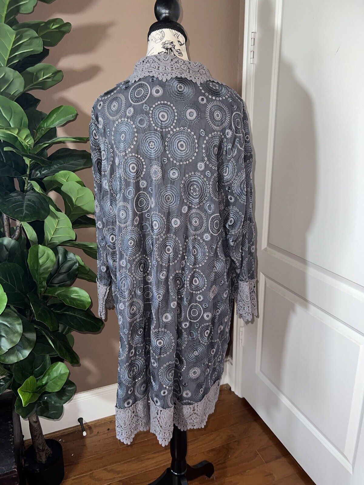 Johnny Was Sz XXL 2X Grey Kimono Duster Embroidered Wrap Eyelet Lace