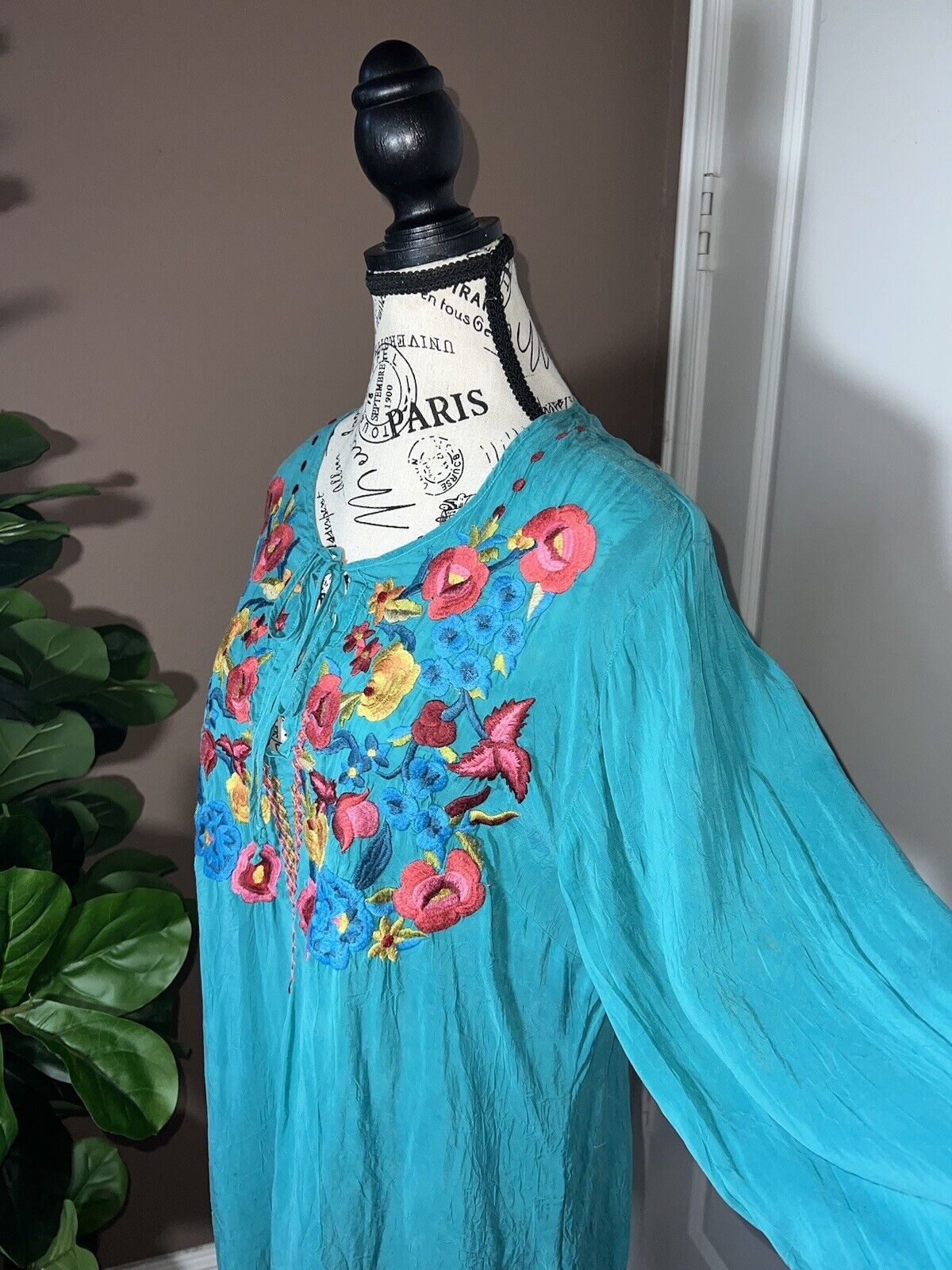 Johnny Was Silky Turquoise Embroidered Peasant Blouse Top Tunic L  Large SPRING