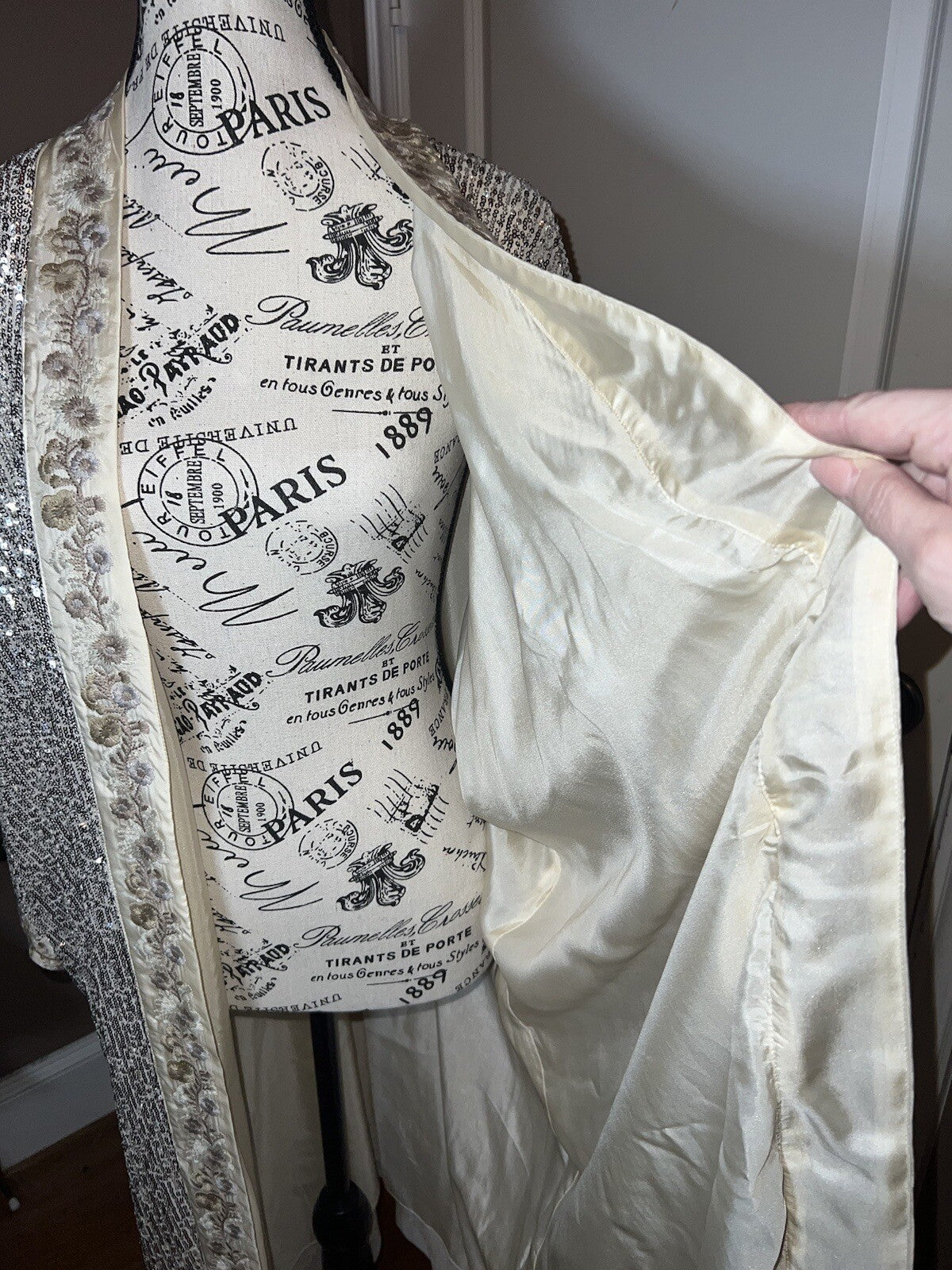 Johnny Was L Silk & Sequins Ivory KIMONO Long Duster Wrap PTP-30” OVERSIZED Johnny Was