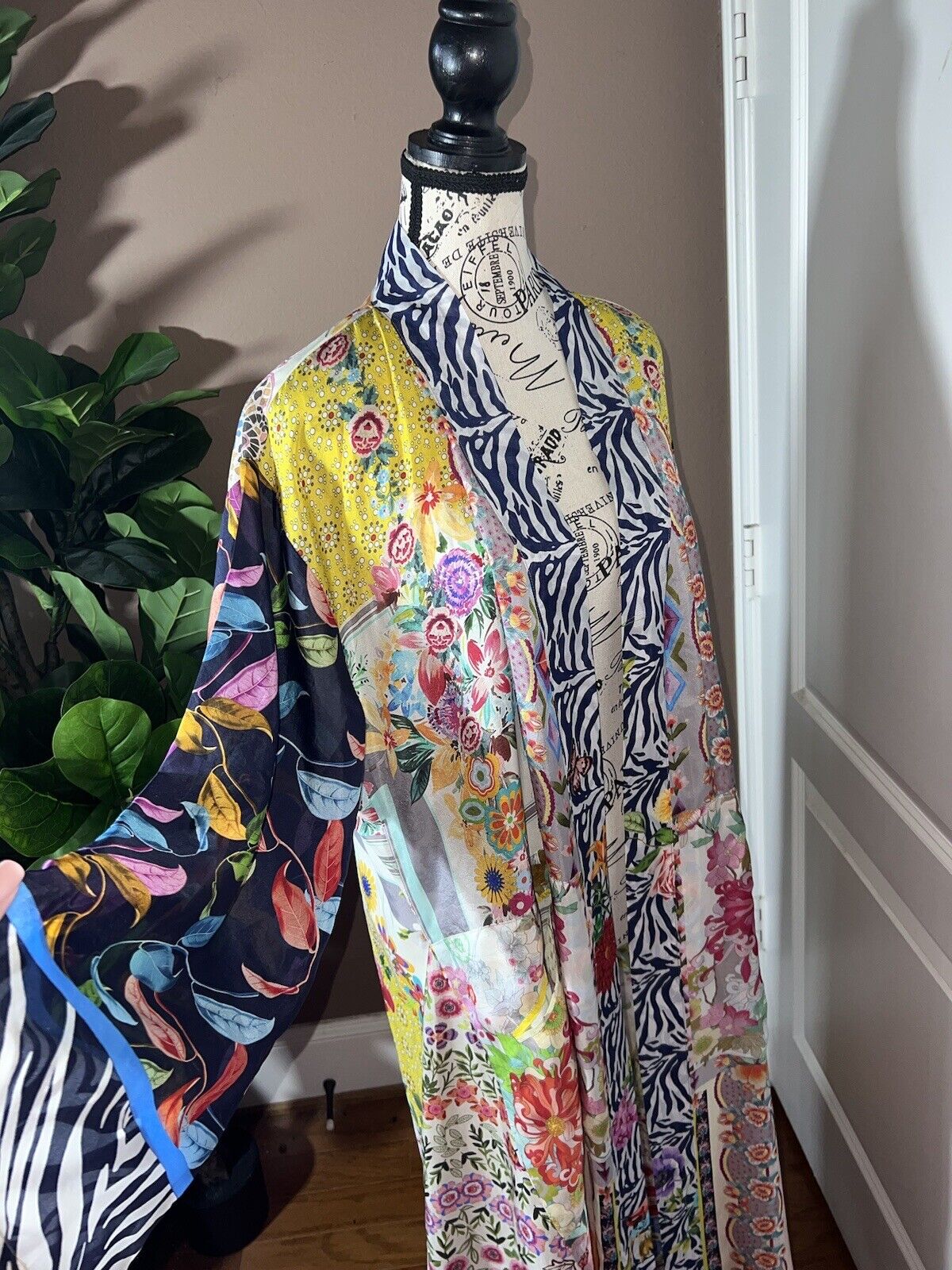 Johnny Was 100% Silk Long Kimono Wrap L Large Spring Floral Duster Robe