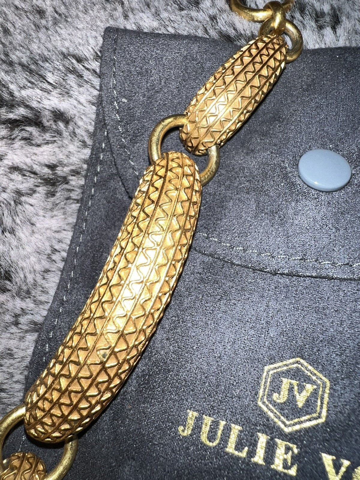 7977228