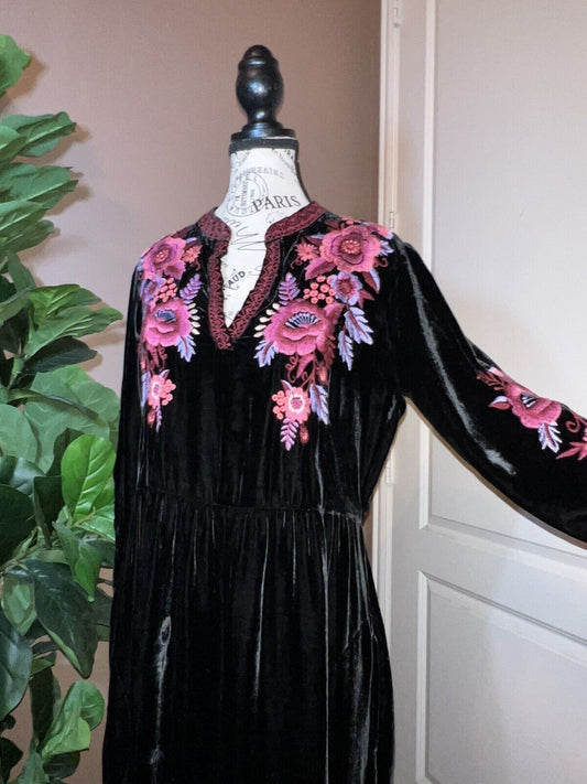 Johnny Was Black Velvet Heavily Embroidered Tunic Top Mini Dress M Medium Floral