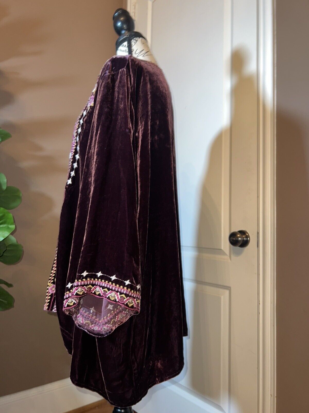 Johnny Was M Medium Purple Velvet Heavily Embroidered Tunic Top Kimono Sleeves