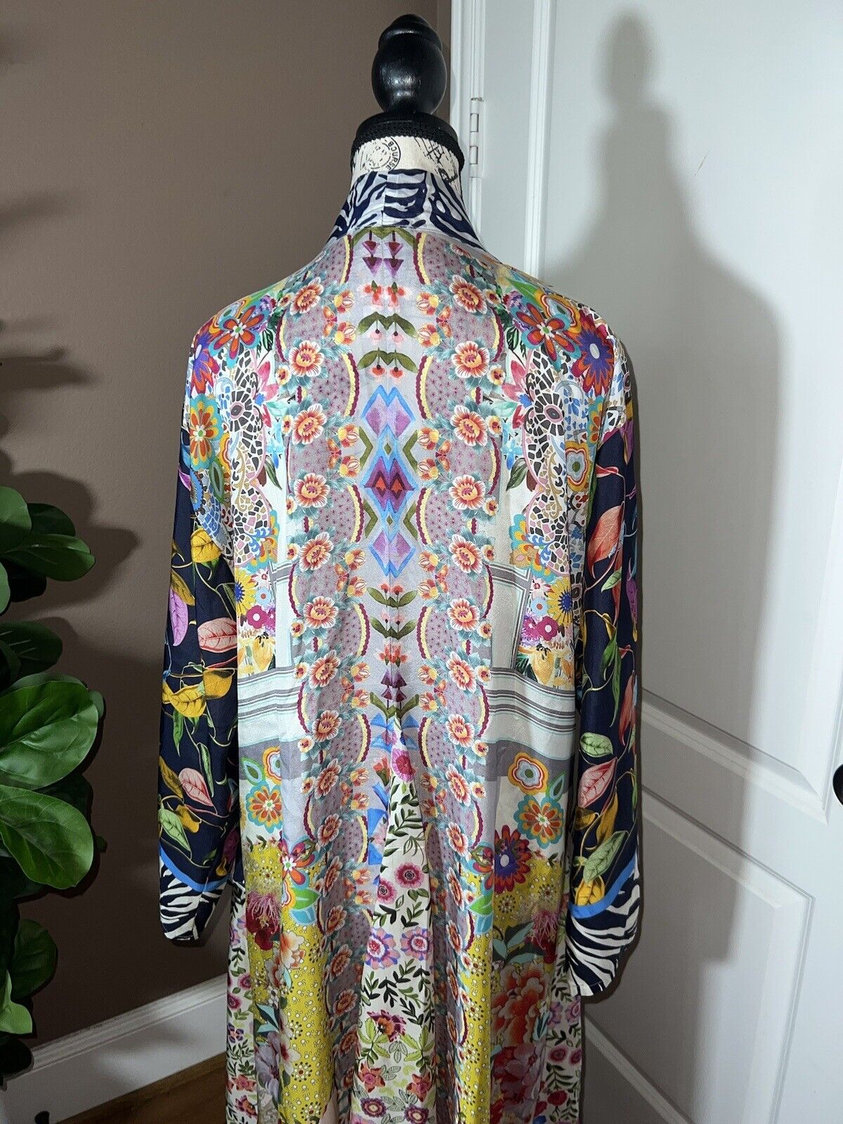 Johnny Was 100% Silk Long Kimono Wrap L Large Spring Floral Duster Robe