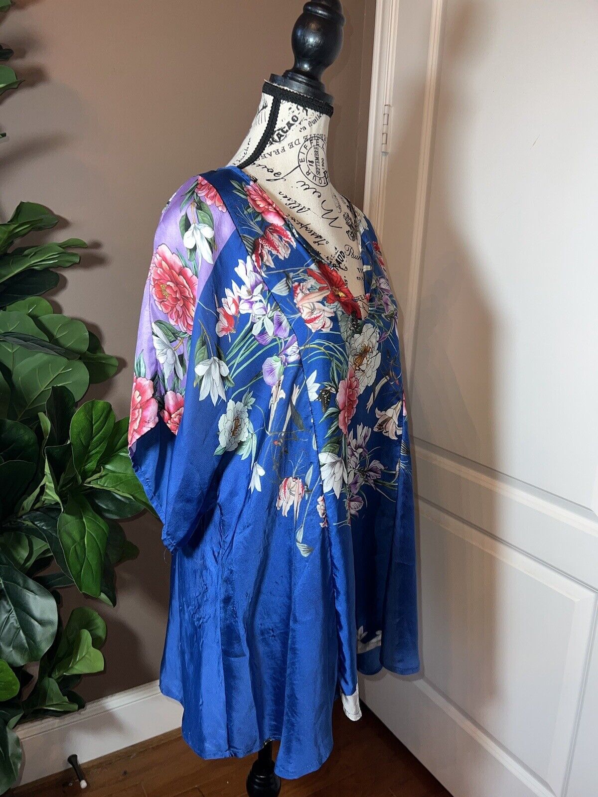 Johnny Was 100% Silk Tunic Top With Flowers & Butterflies Sz L Large Floral Blue