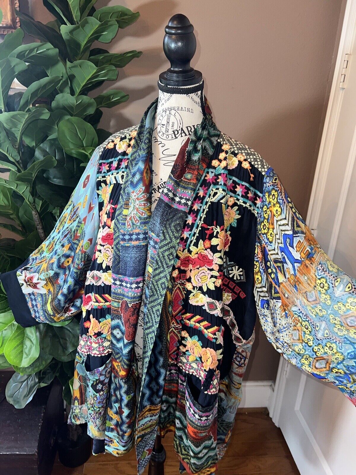 Johnny Was 100% Silk Kimono Sz XXL 2X 2XL Floral Jewel Tones W/Pockets STUNNING