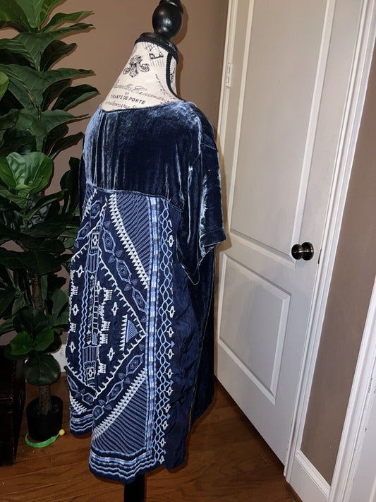 Johnny Was Medium Blue Velvet Heavily Embroidered Tunic Mini Dress Top