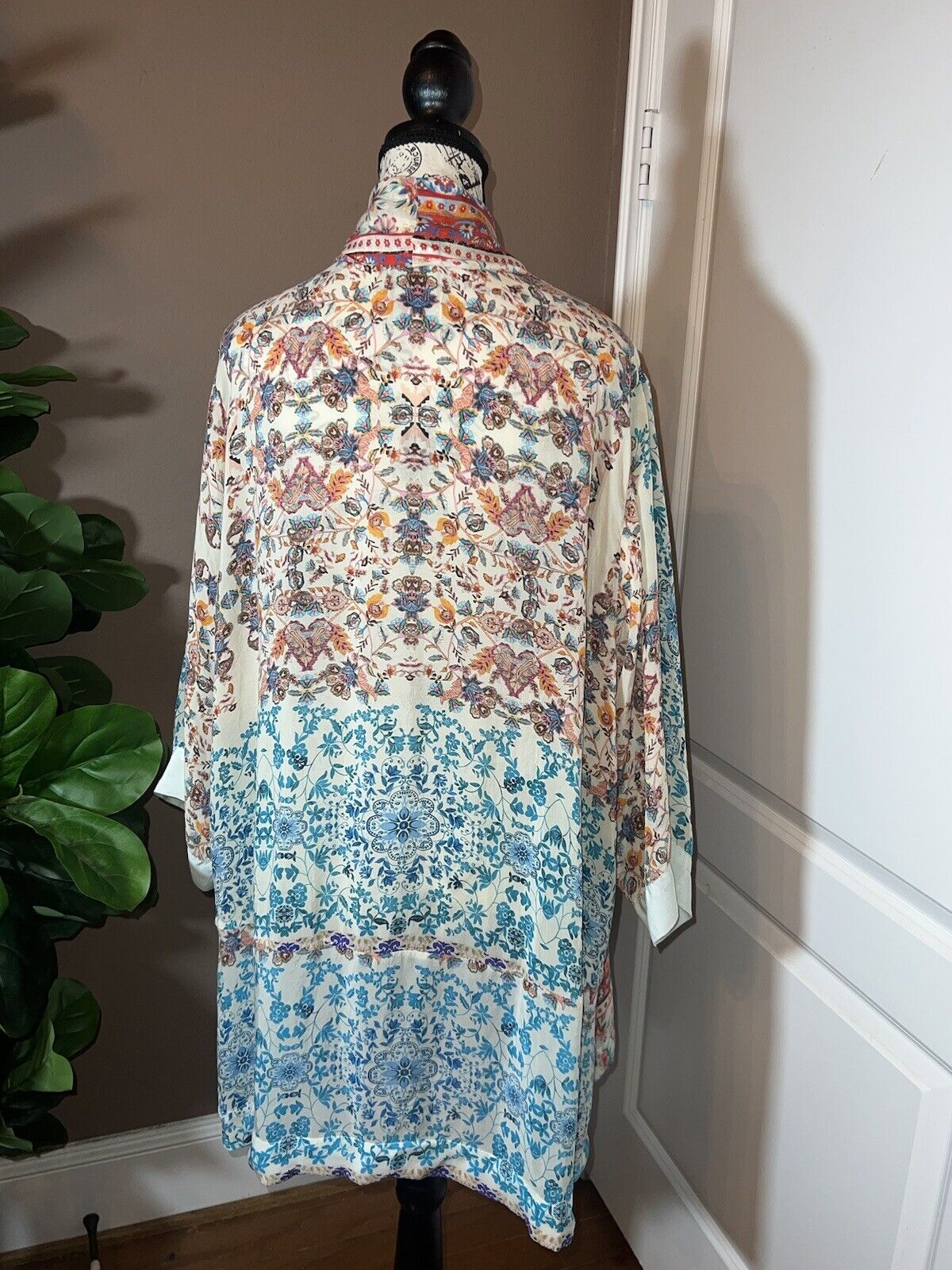 Johnny Was 1X 1XL 100% Silk Kimono Top Gorgeous Colors & Florals Embroidered