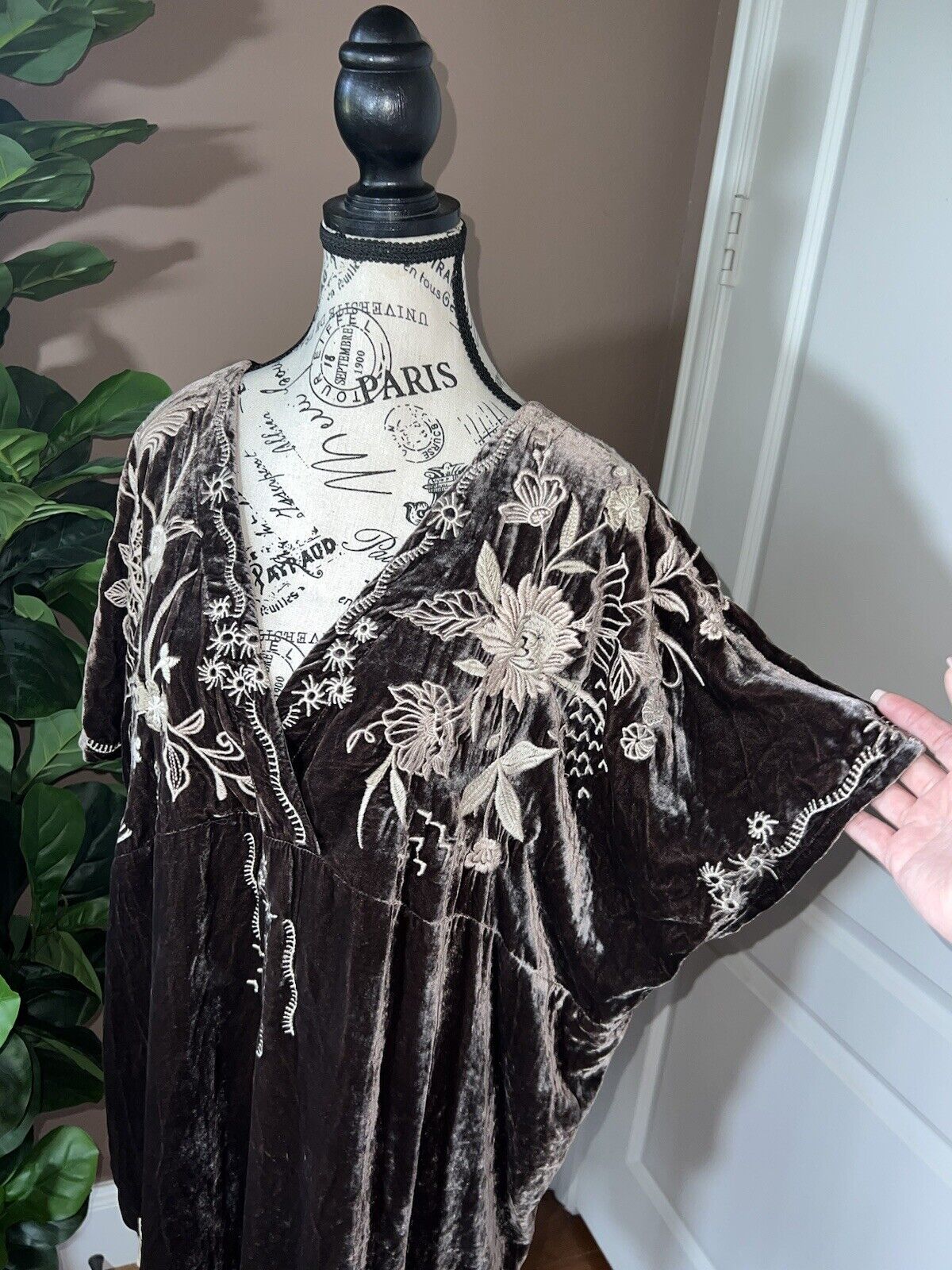 Johnny Was Medium Brown Velvet Mini Dress Embroidered Tunic Top Shift BOHO