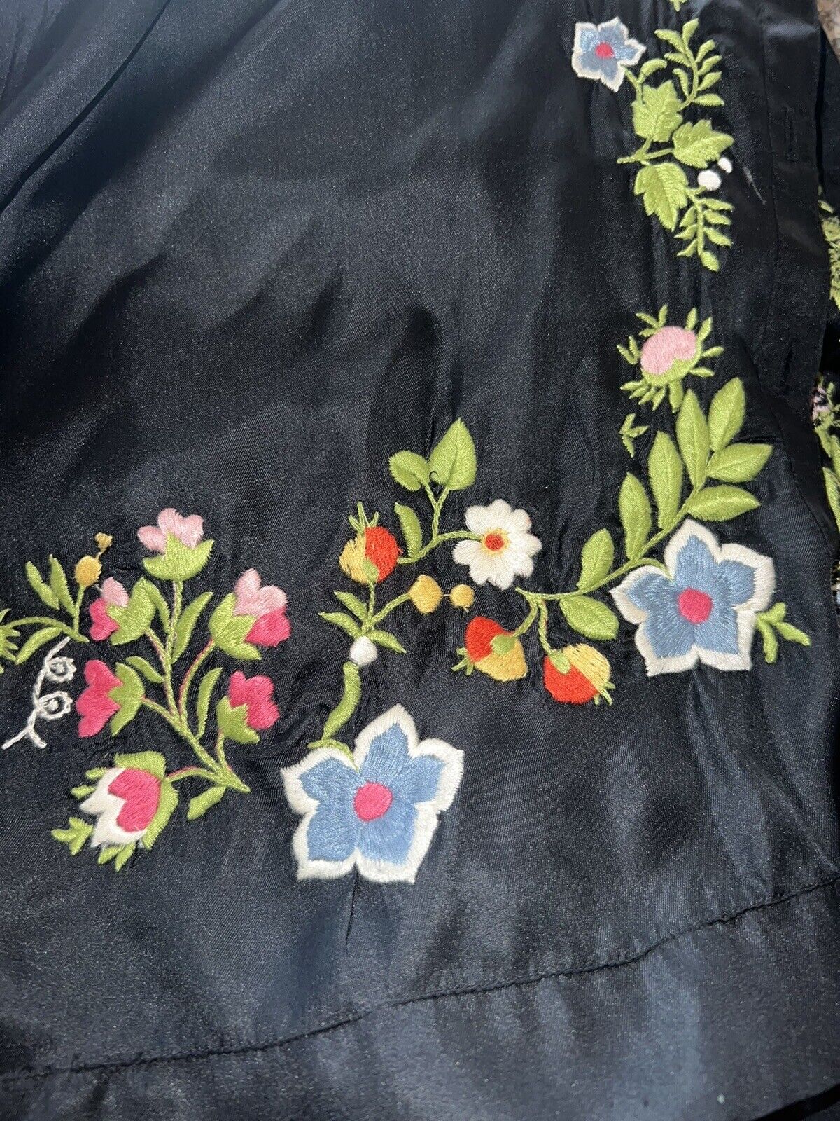 Johnny Was 100% Silk Jacket Hoodie Windbreaker Coat Sz M Embroidered Black