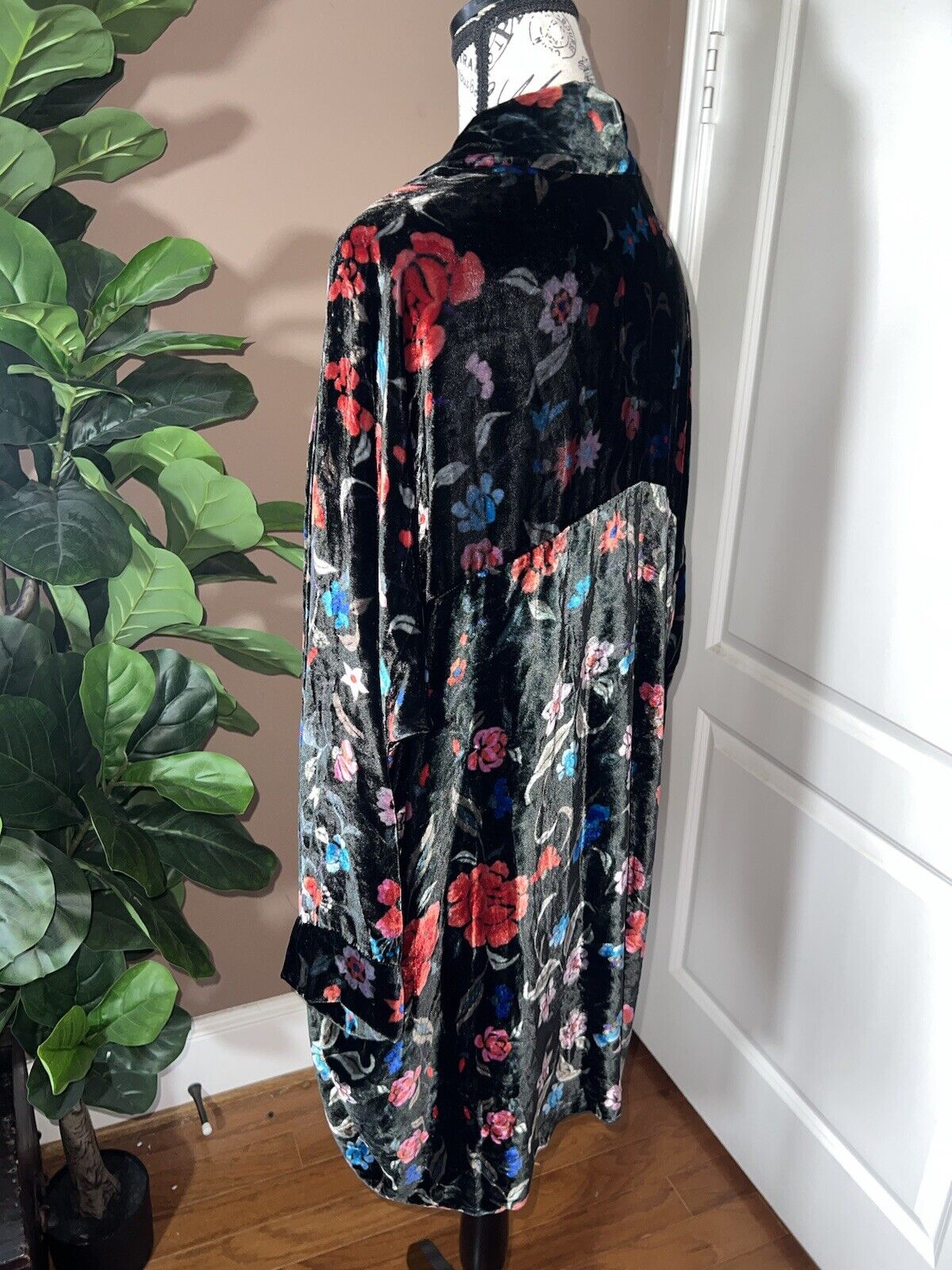 Johnny Was Black & Red Velvet Sz XL ( 1XL  1X ) Kimono Wrap Gorgeous Colors