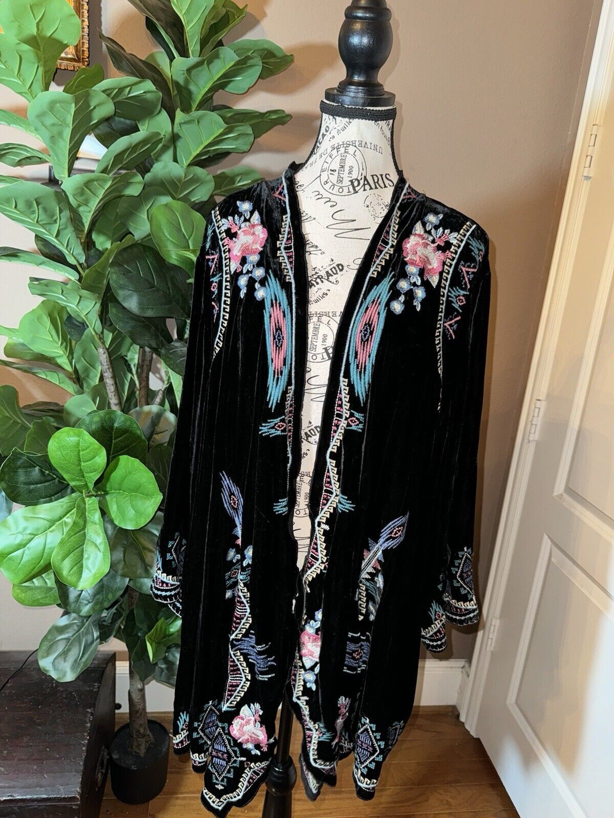 Johnny Was Black Velvet Sz 1X 1XL Kimono Wrap Duster Jacket Coat Embroidered