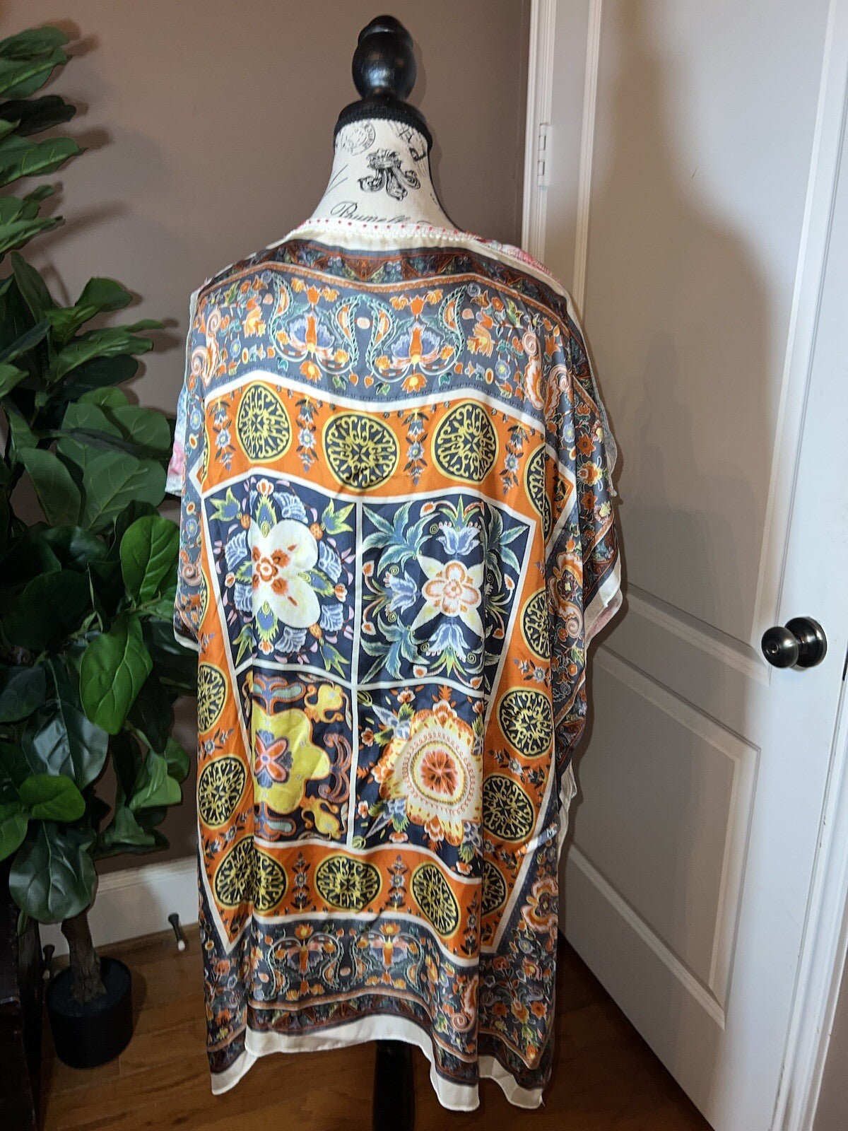 Johnny Was O/S 100% Silk Kimono Wrap Top Cover Up Beading 33”PTP Lightweight Johnny Was