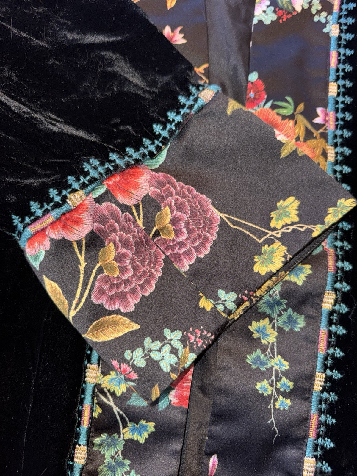 Johnny Was L Large Black Velvet & Silk Kimono Embroidered Floral Wrap Duster Johnny Was
