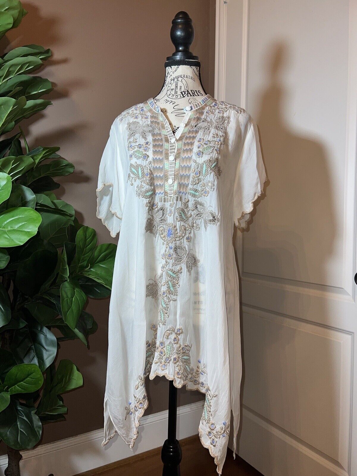 Johnny Was Sz XL Silky Soft White Tunic Top Mini Dress Pastel & Gold Embroidery