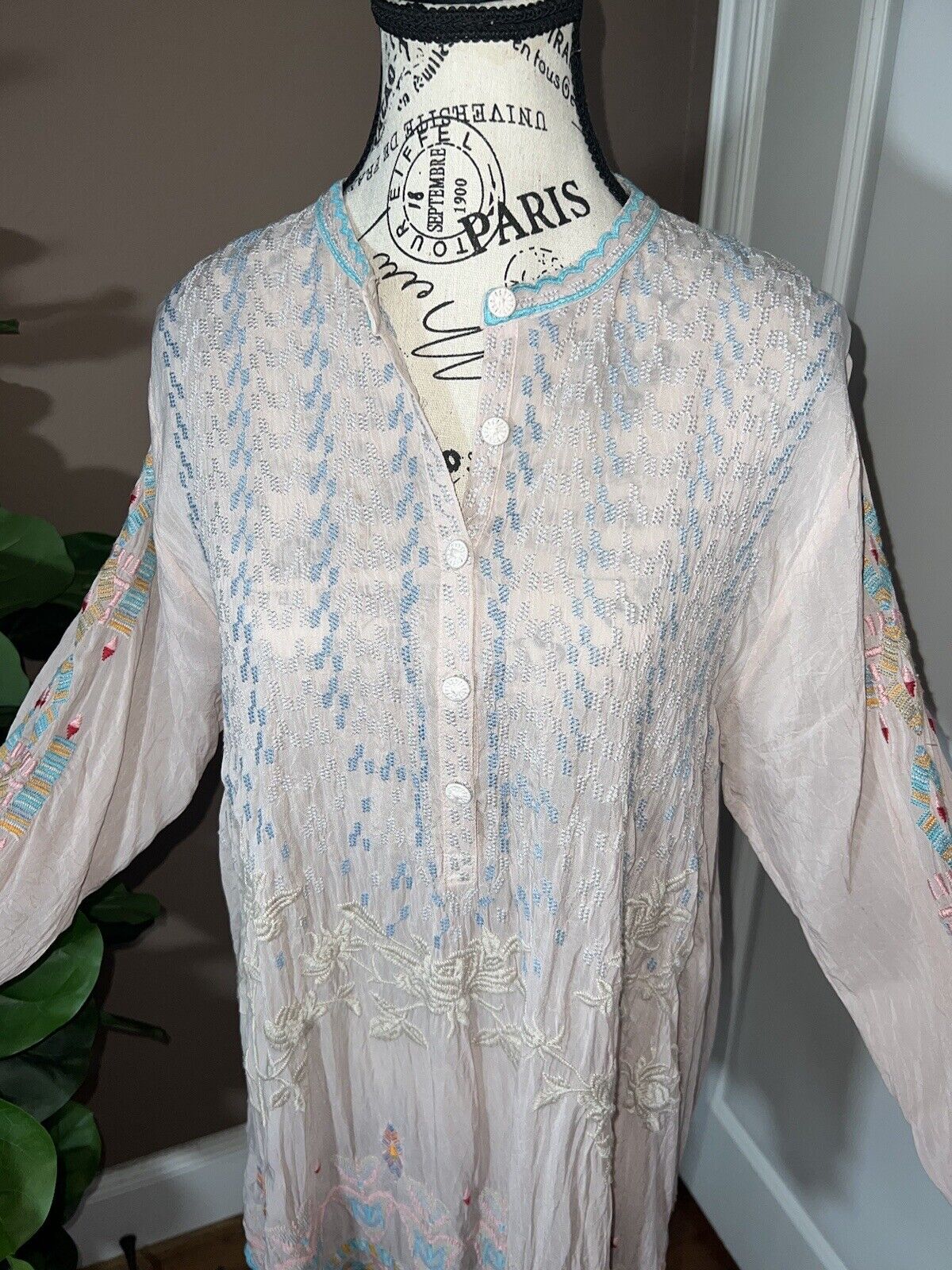 Johnny Was Pale Pink Embroidered Silky Tunic Top Mini Dress M Medium SUMMER