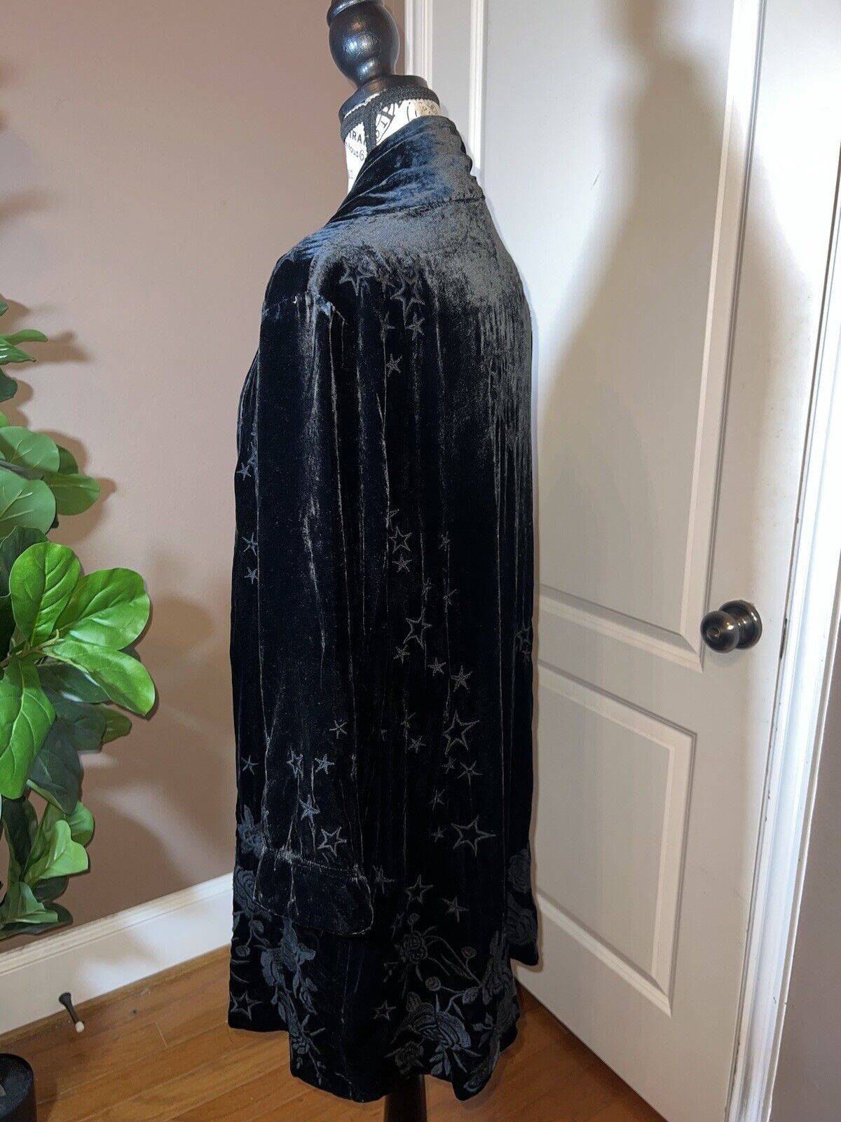 Johnny Was Velvet Kimono Celestial Wrap Jacket Sz M Black Tonal Embroidery